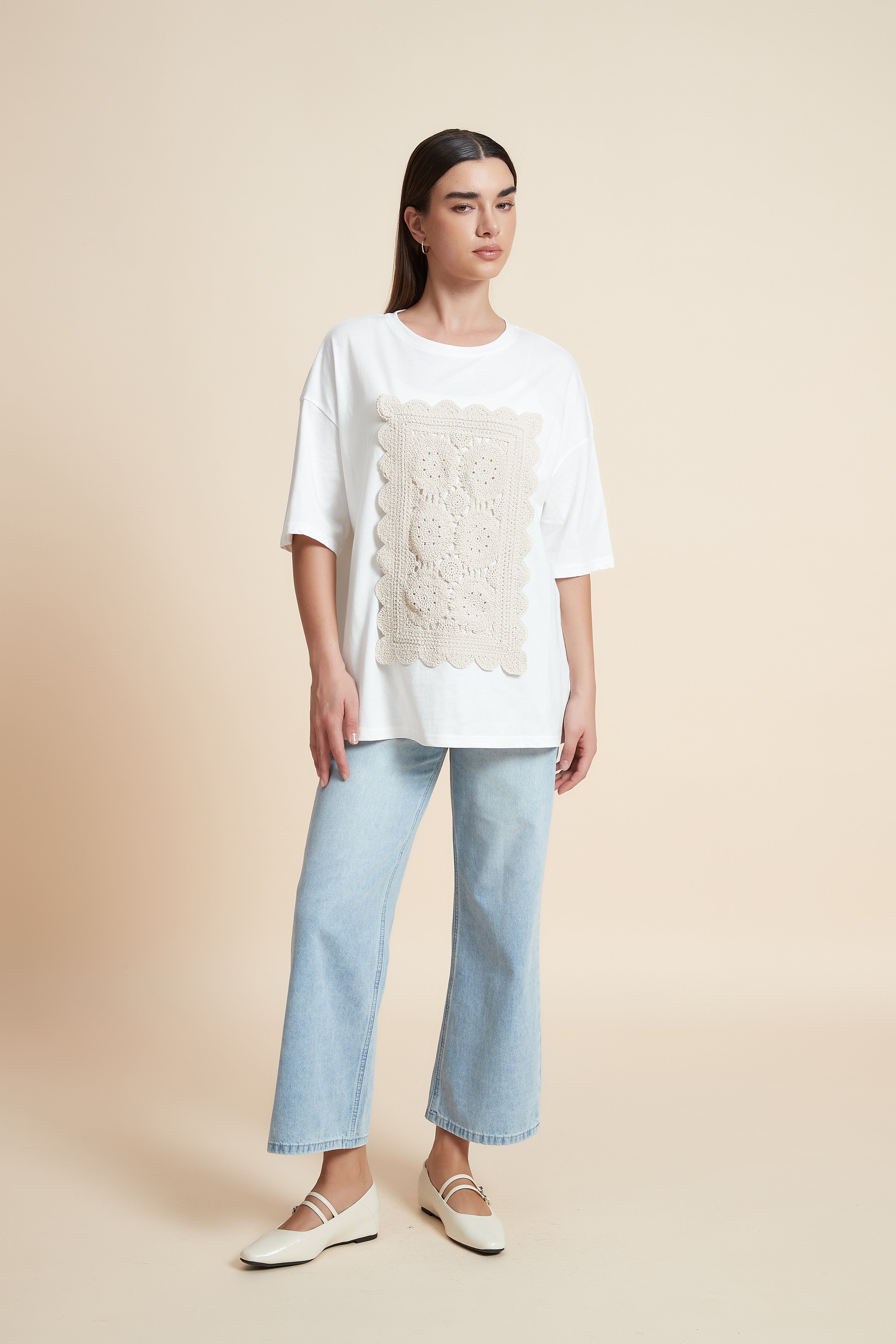 تيشيرت نصف كم مطرز