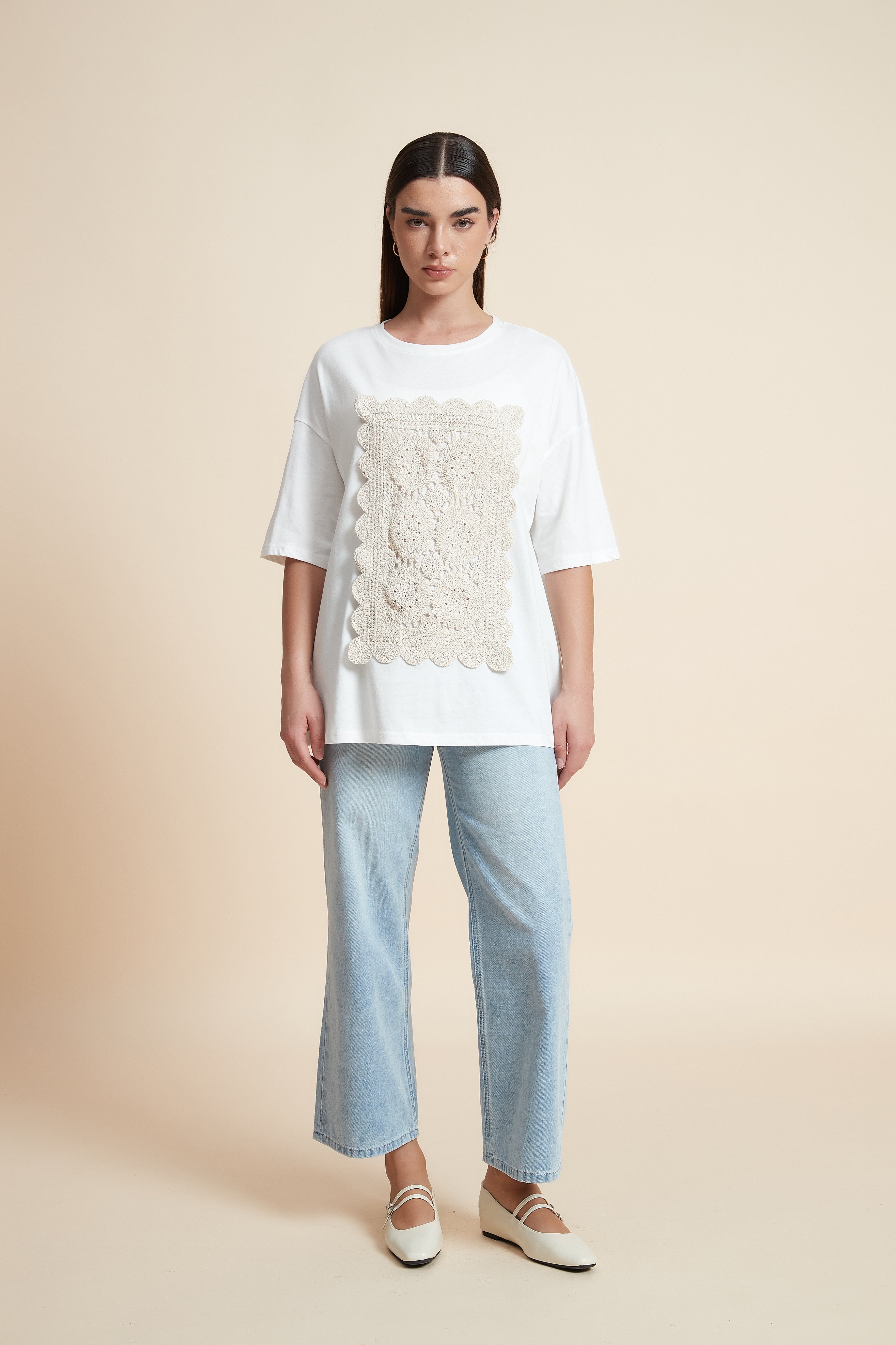 تيشيرت نصف كم مطرز