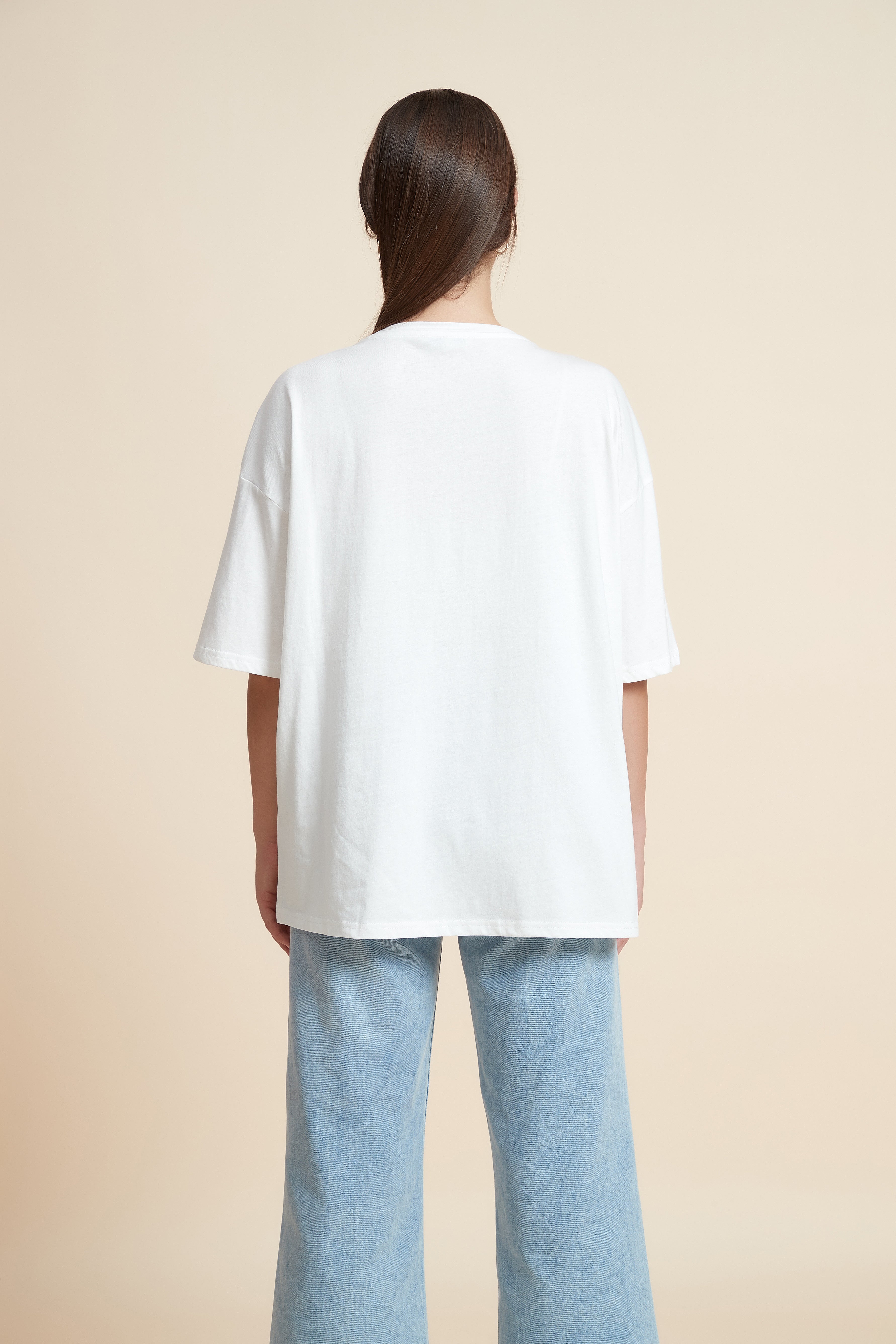 تيشيرت نصف كم مطرز