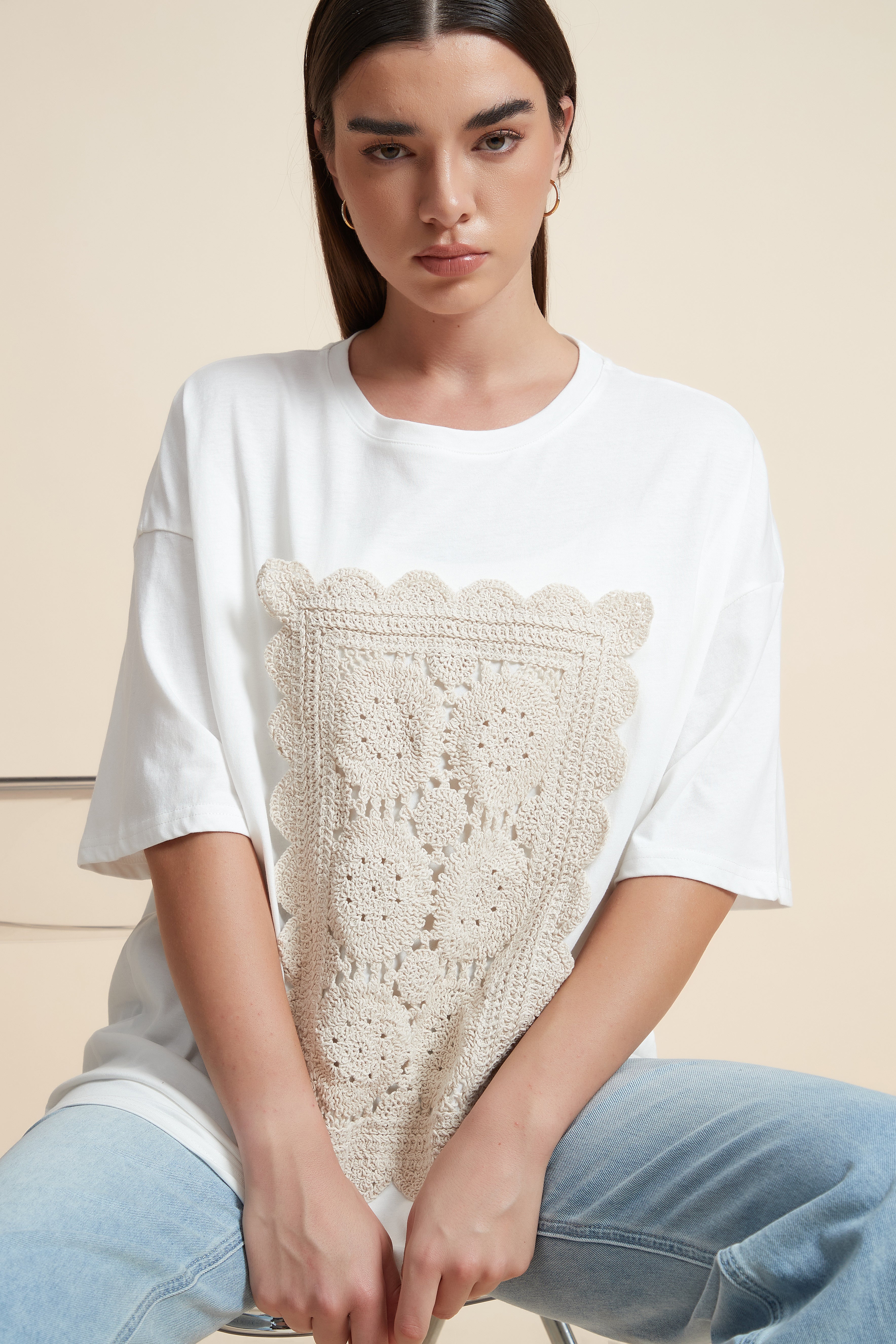 تيشيرت نصف كم مطرز