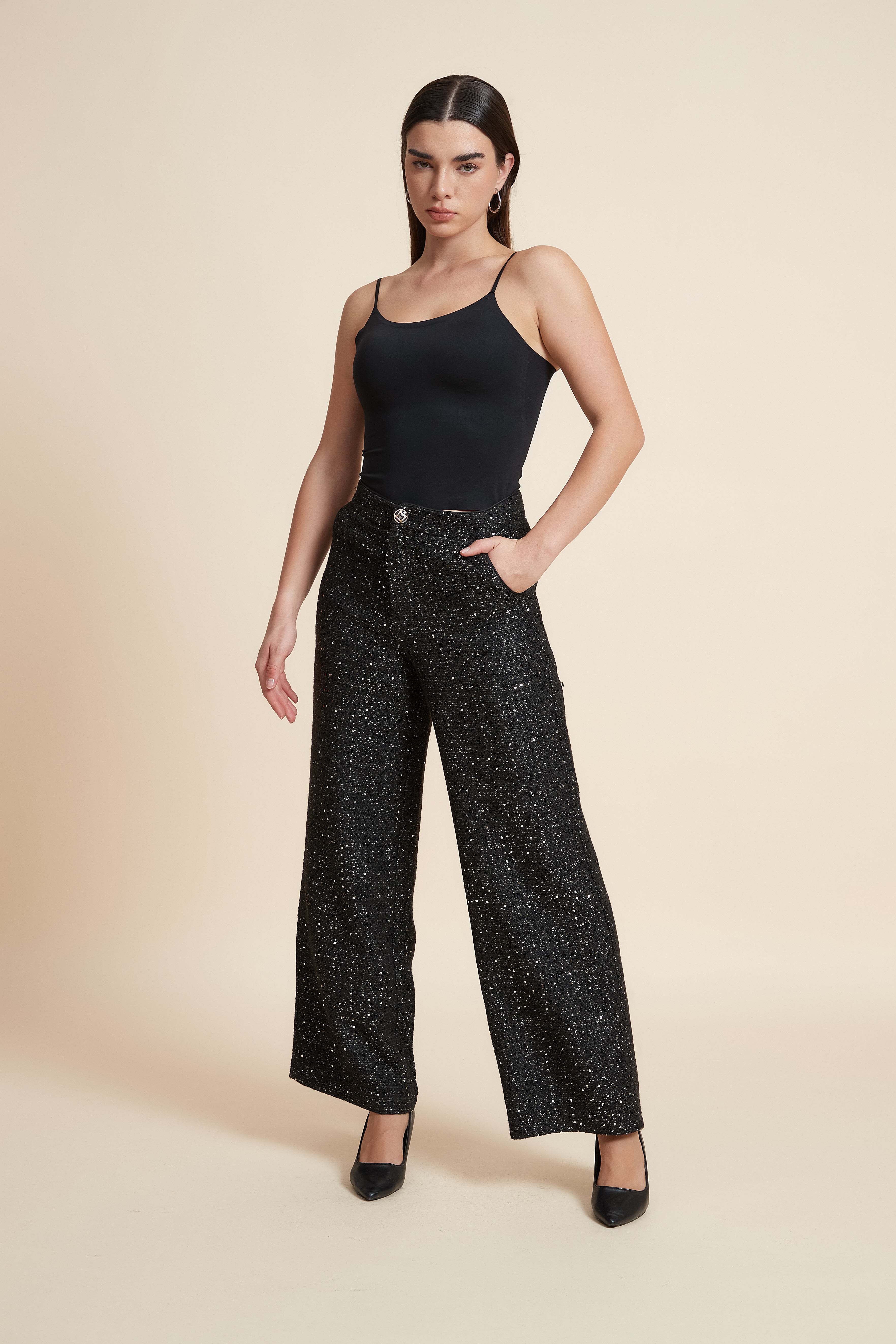 بنطلون طويل لامع بقصة واسعة