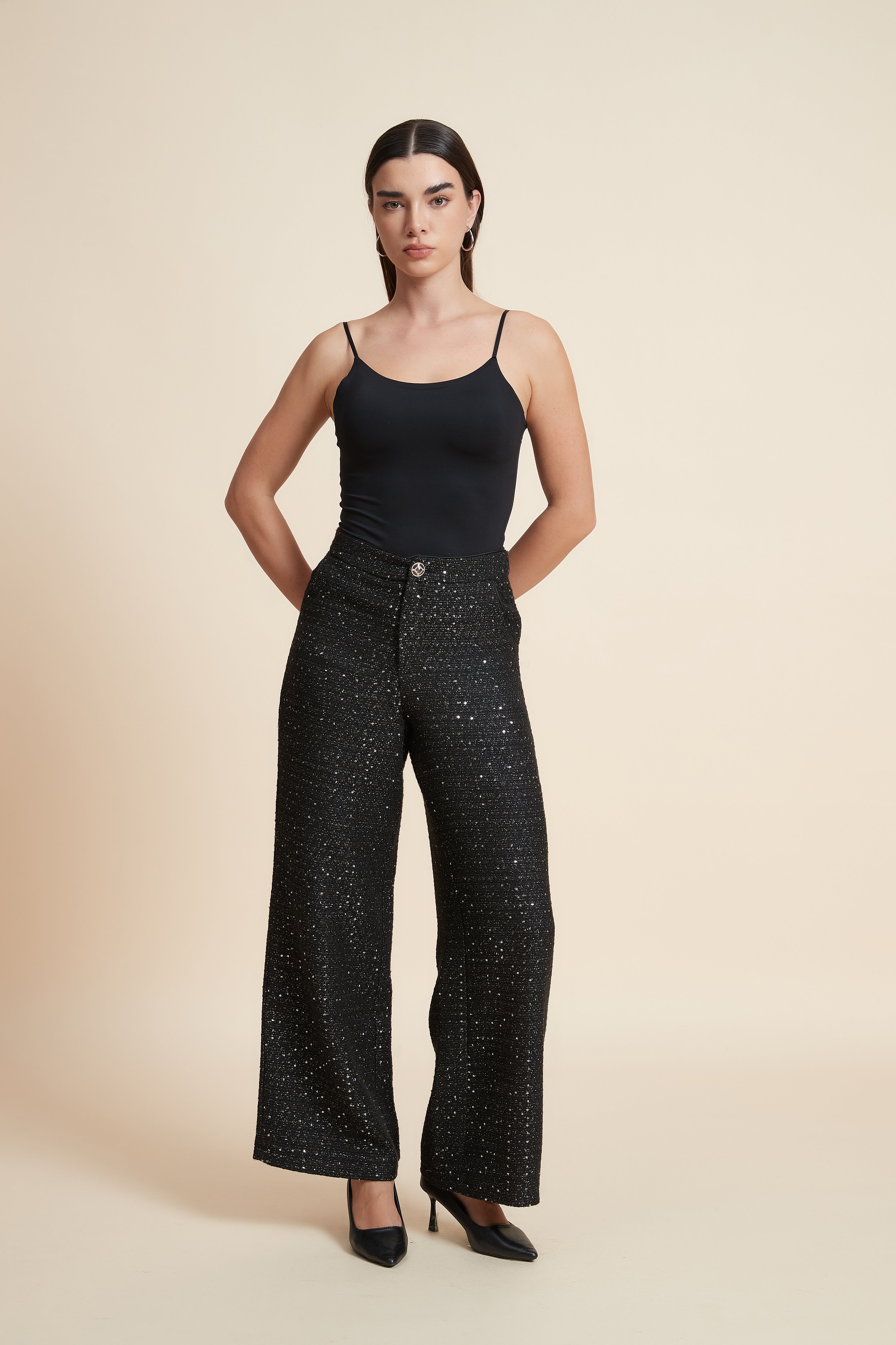 بنطلون طويل لامع بقصة واسعة