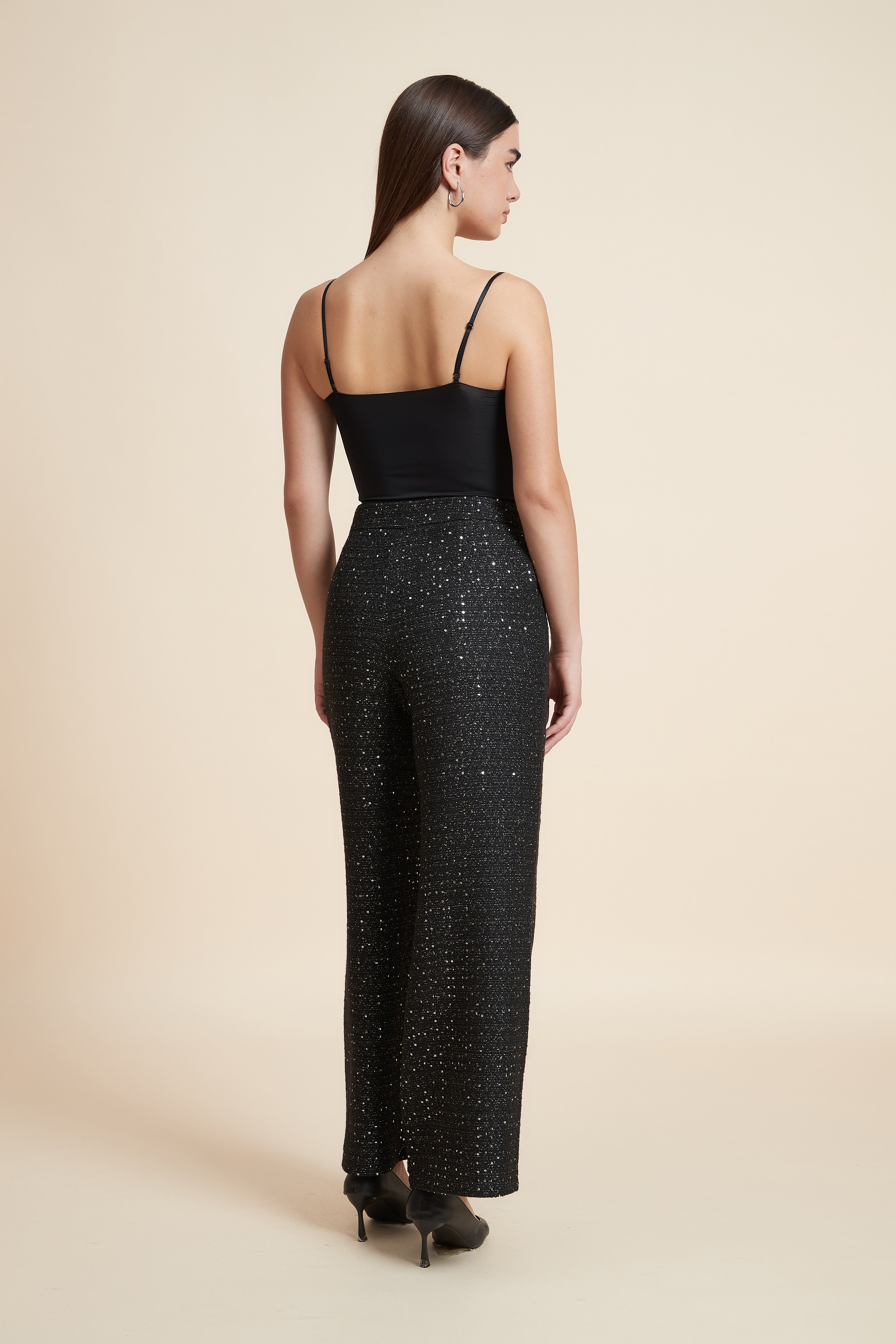 بنطلون طويل لامع بقصة واسعة