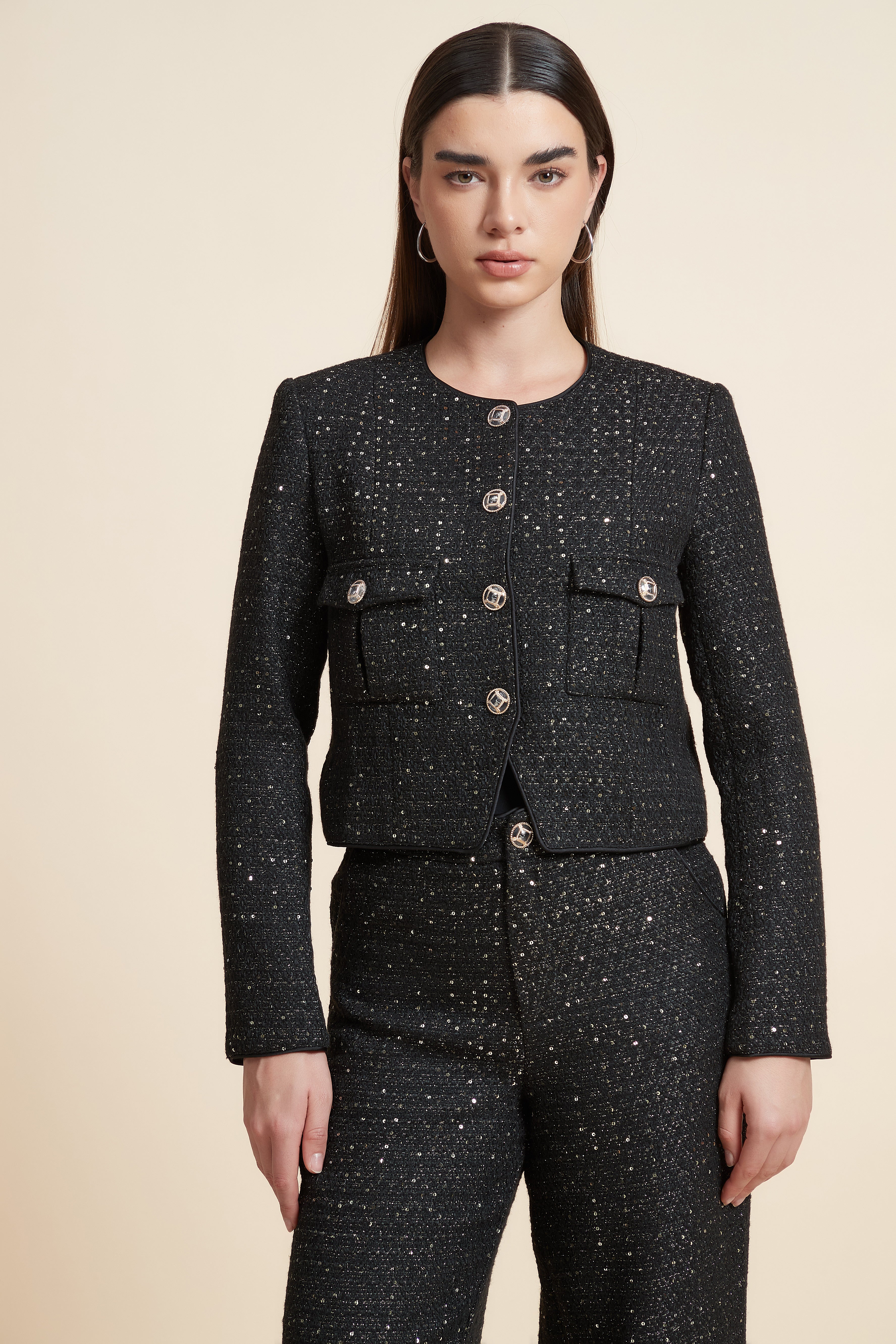 جاكيت قصير لامع أكمام طويلة بجيوب