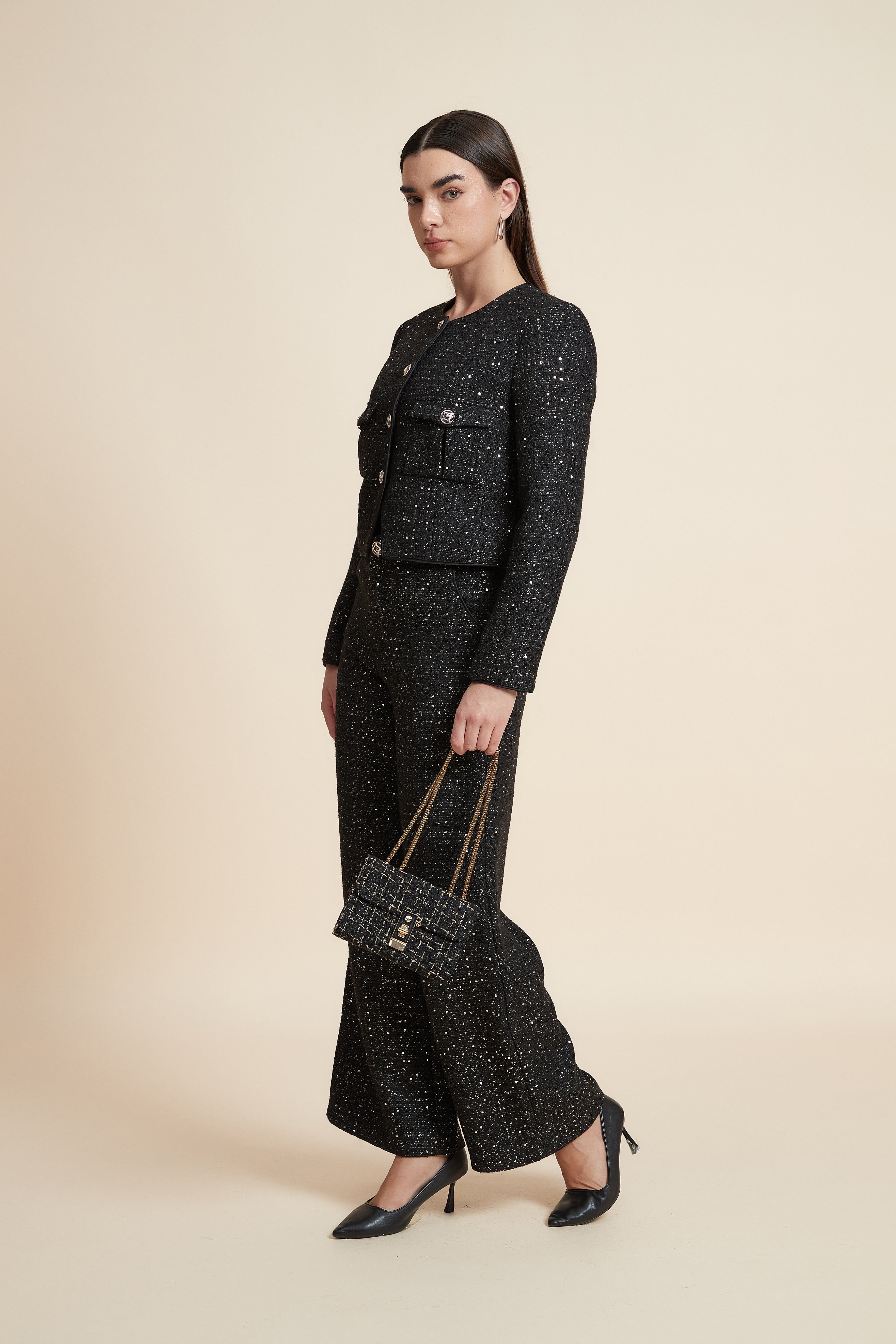 جاكيت قصير لامع أكمام طويلة بجيوب