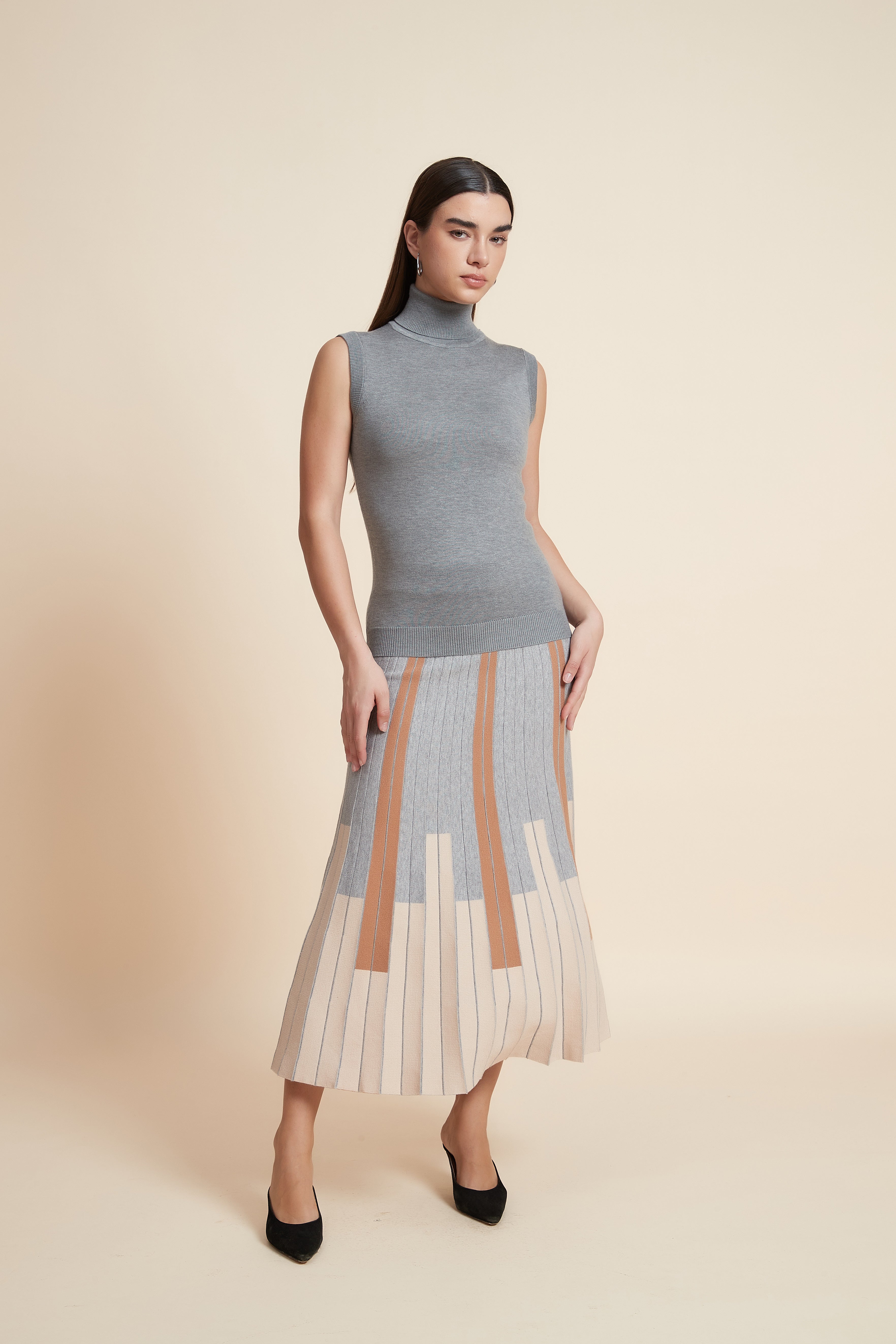 تنورة ميدي مخططة بالطول