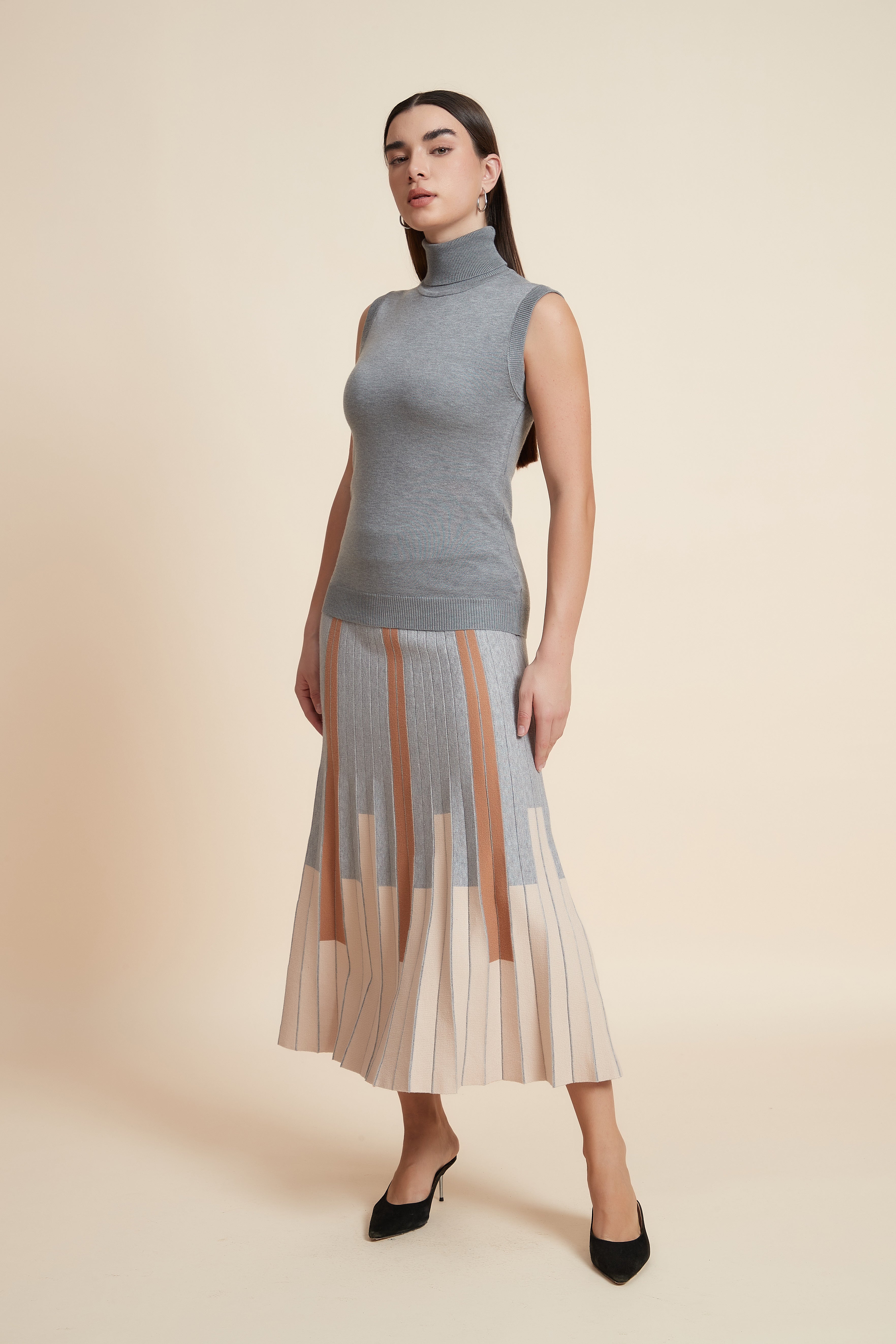 تنورة ميدي مخططة بالطول