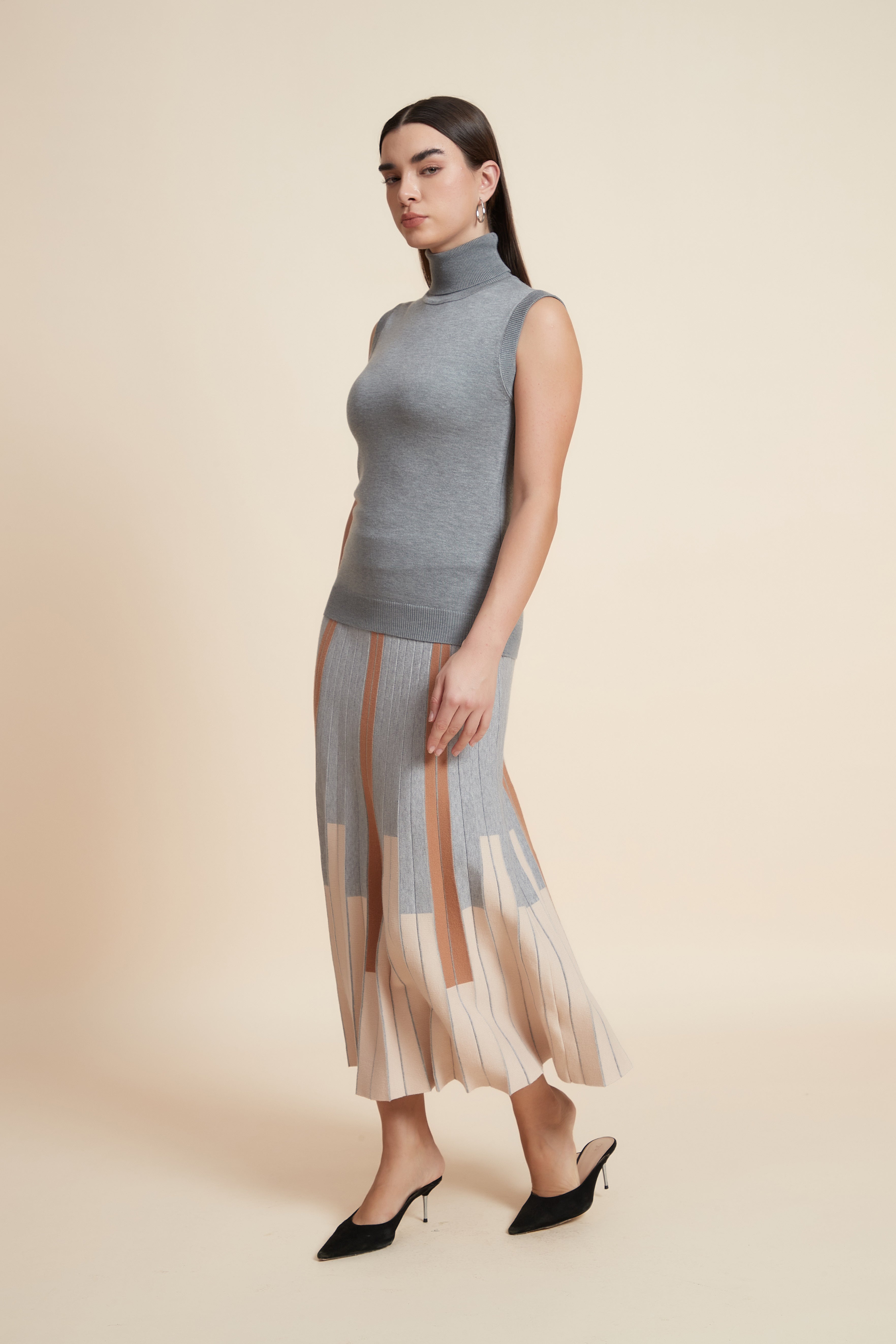 تنورة ميدي مخططة بالطول