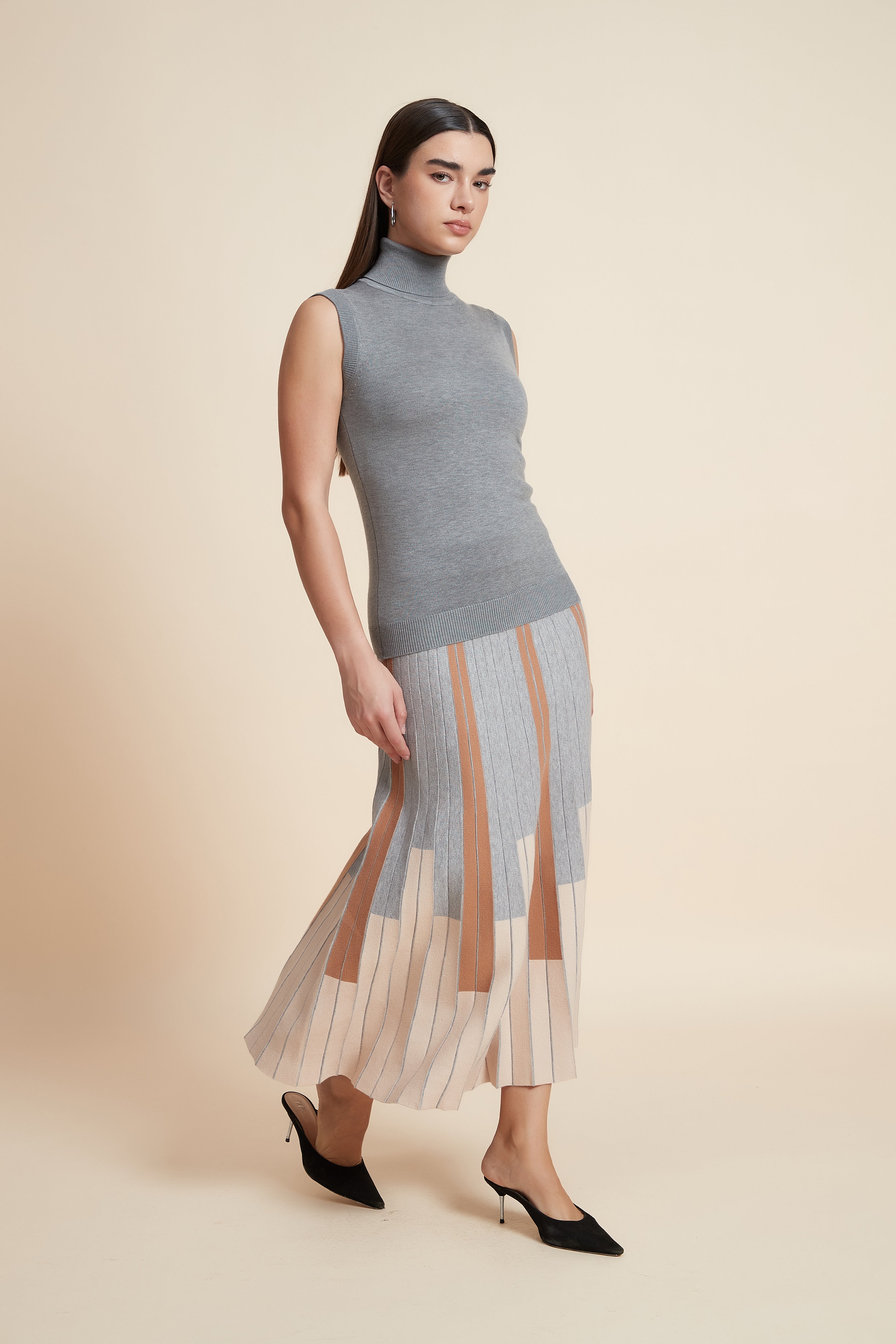 تنورة ميدي مخططة بالطول