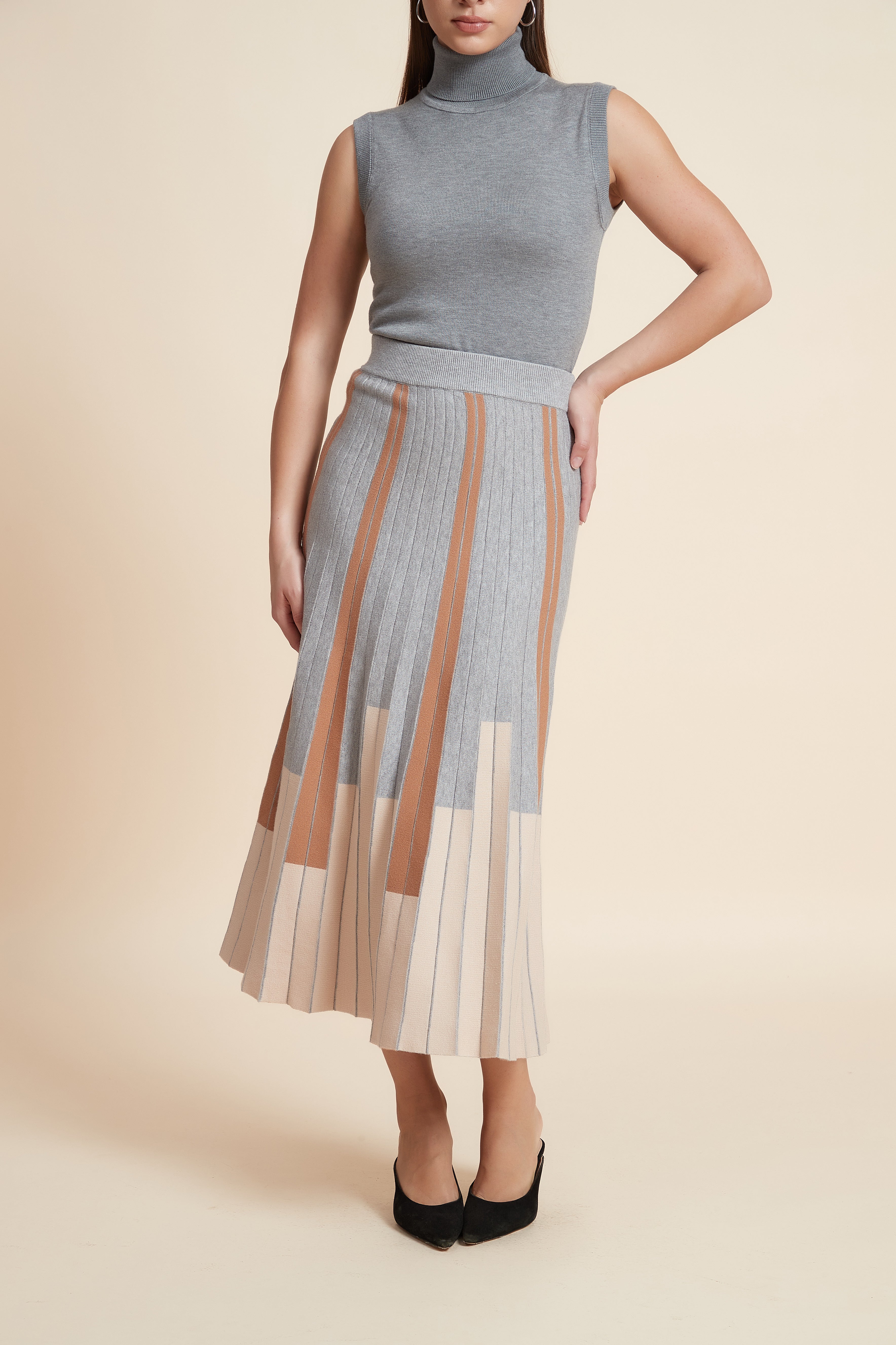 تنورة ميدي مخططة بالطول