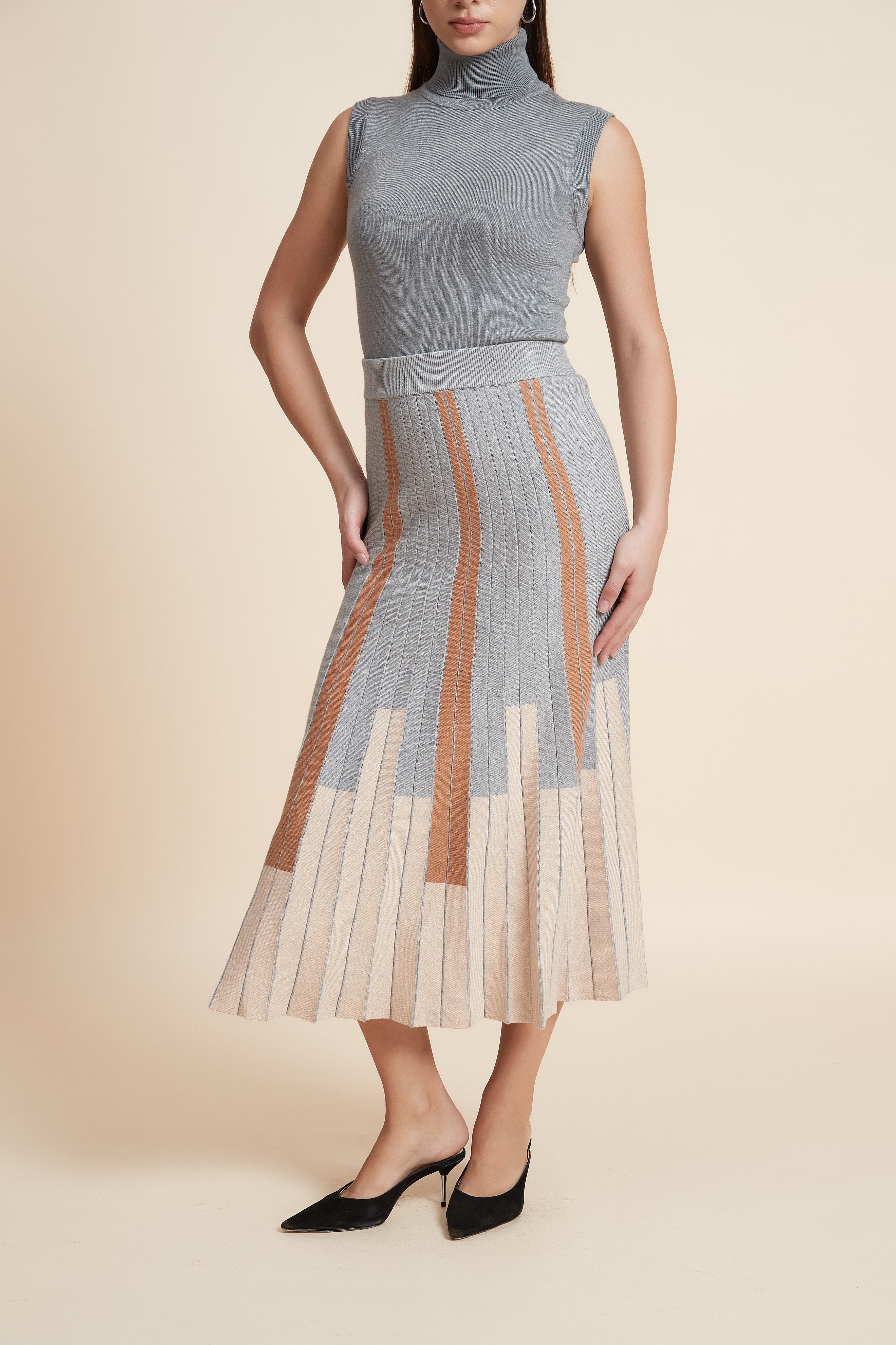 تنورة ميدي مخططة بالطول