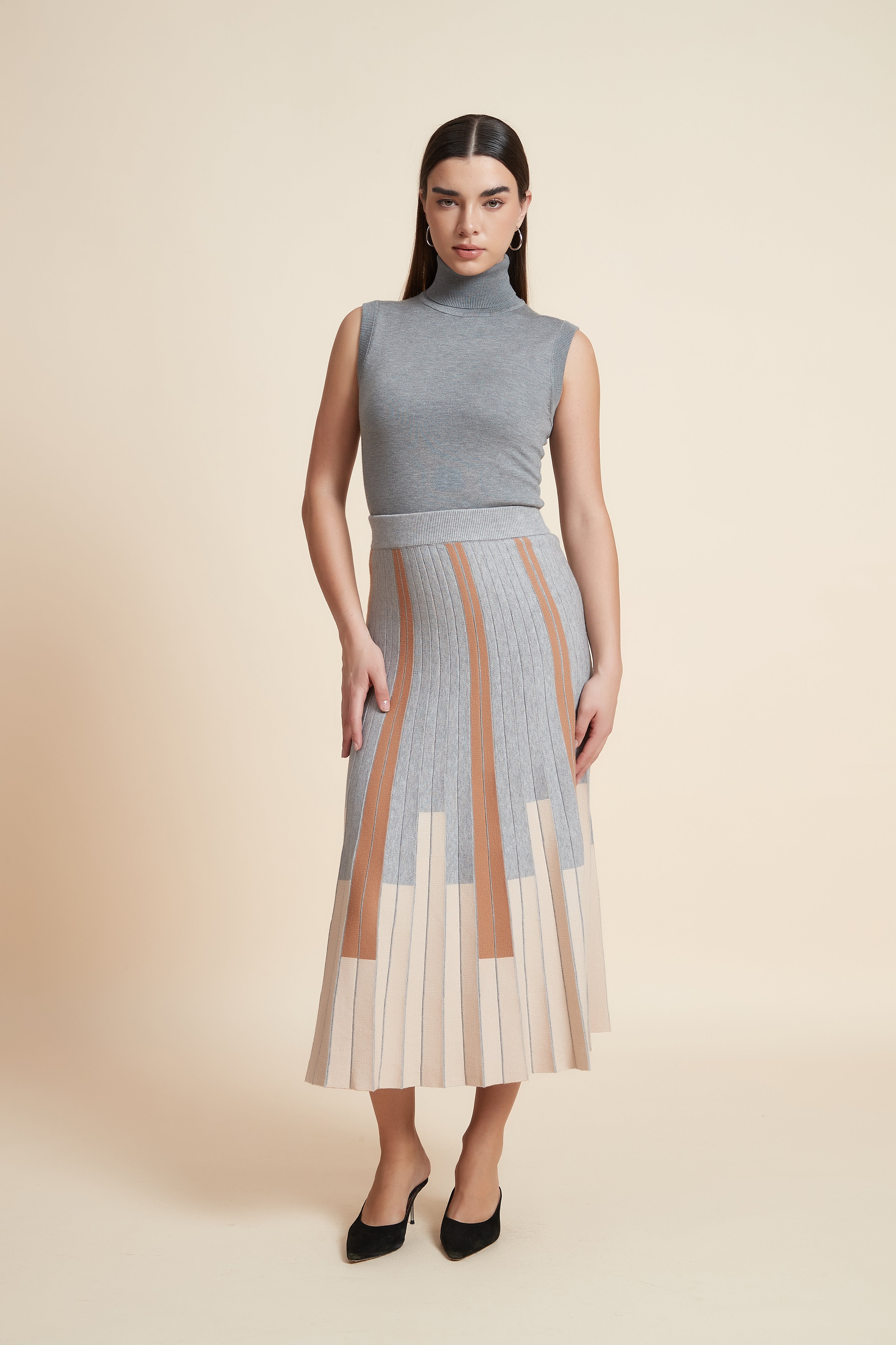 تنورة ميدي مخططة بالطول