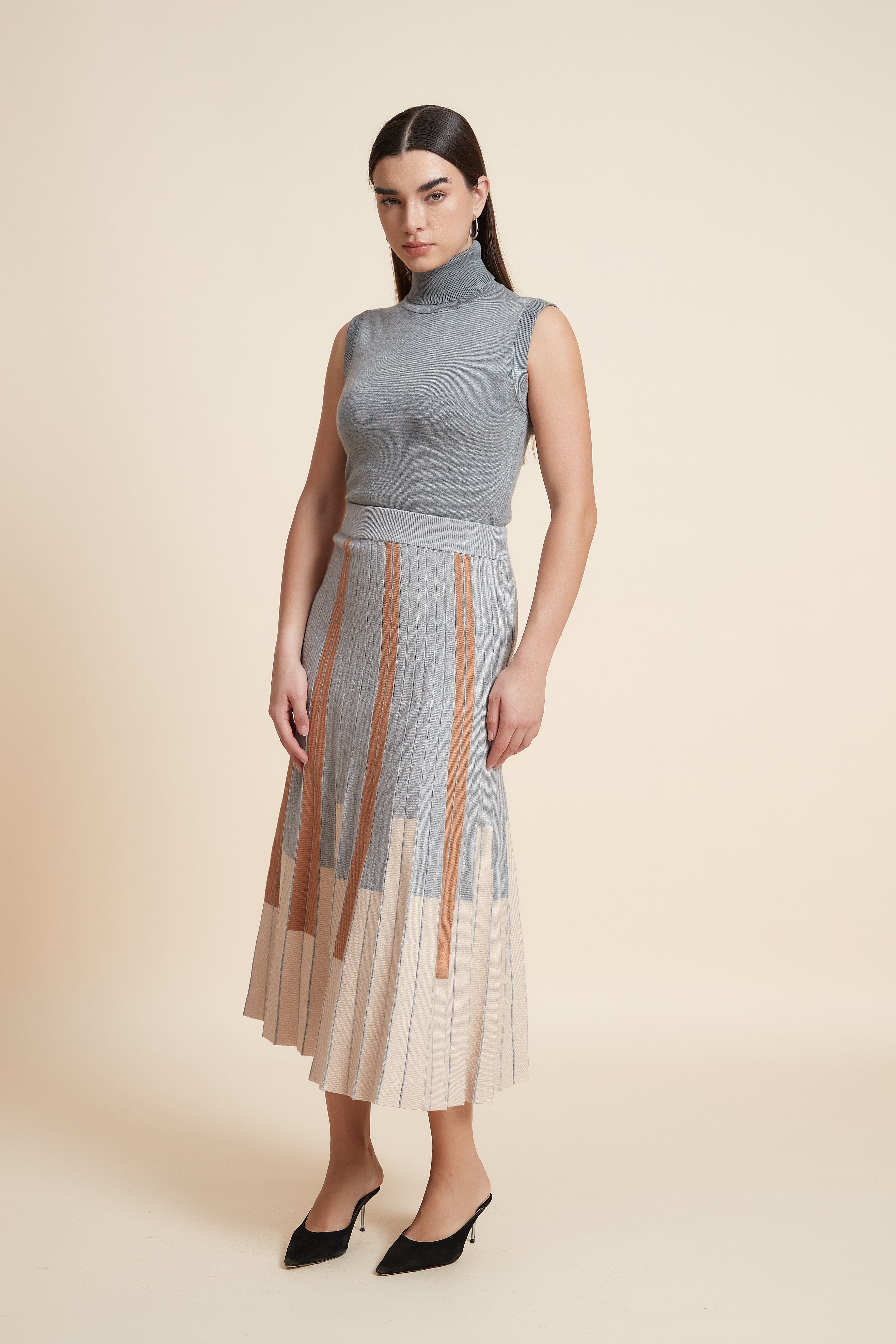 تنورة ميدي مخططة بالطول