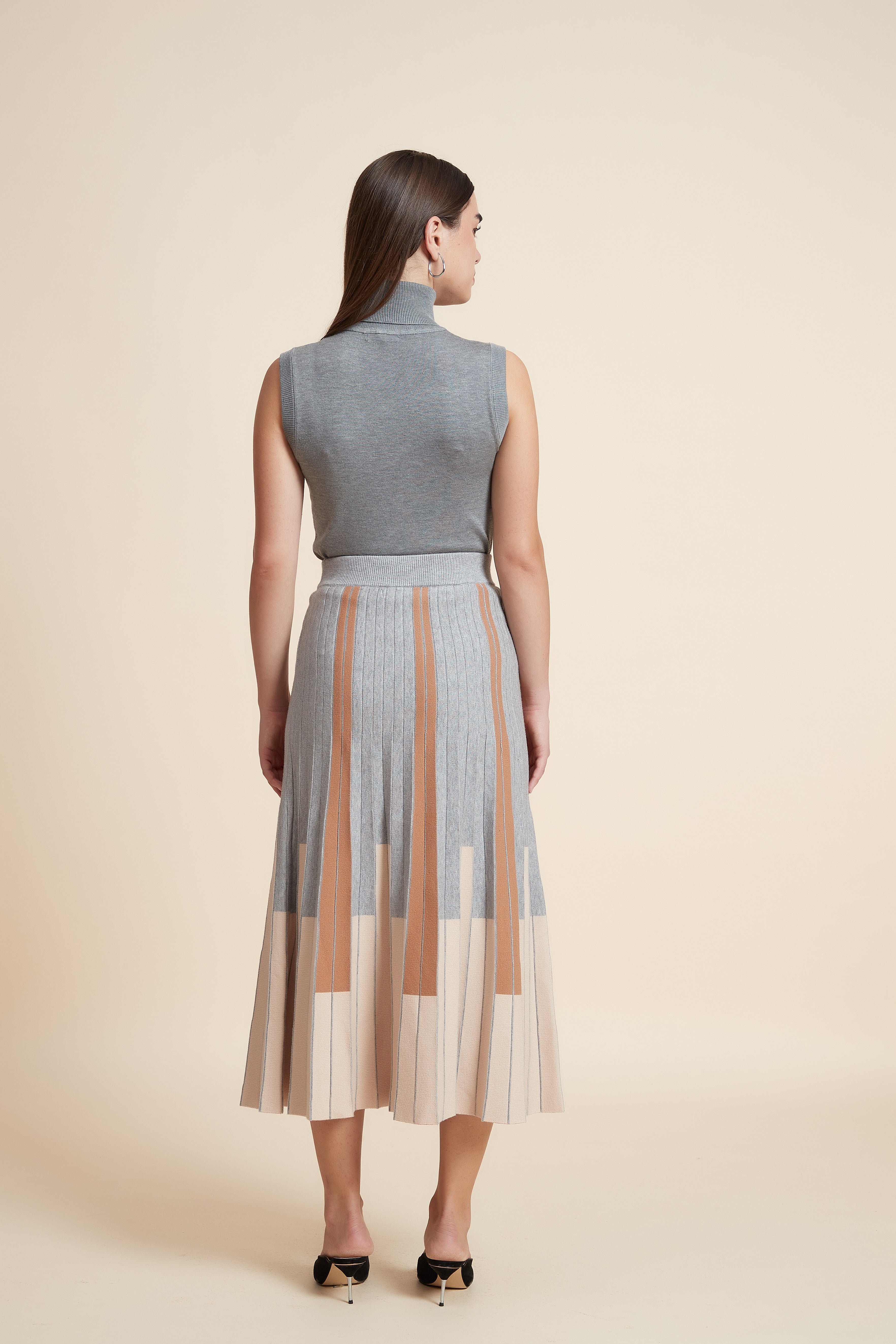 تنورة ميدي مخططة بالطول