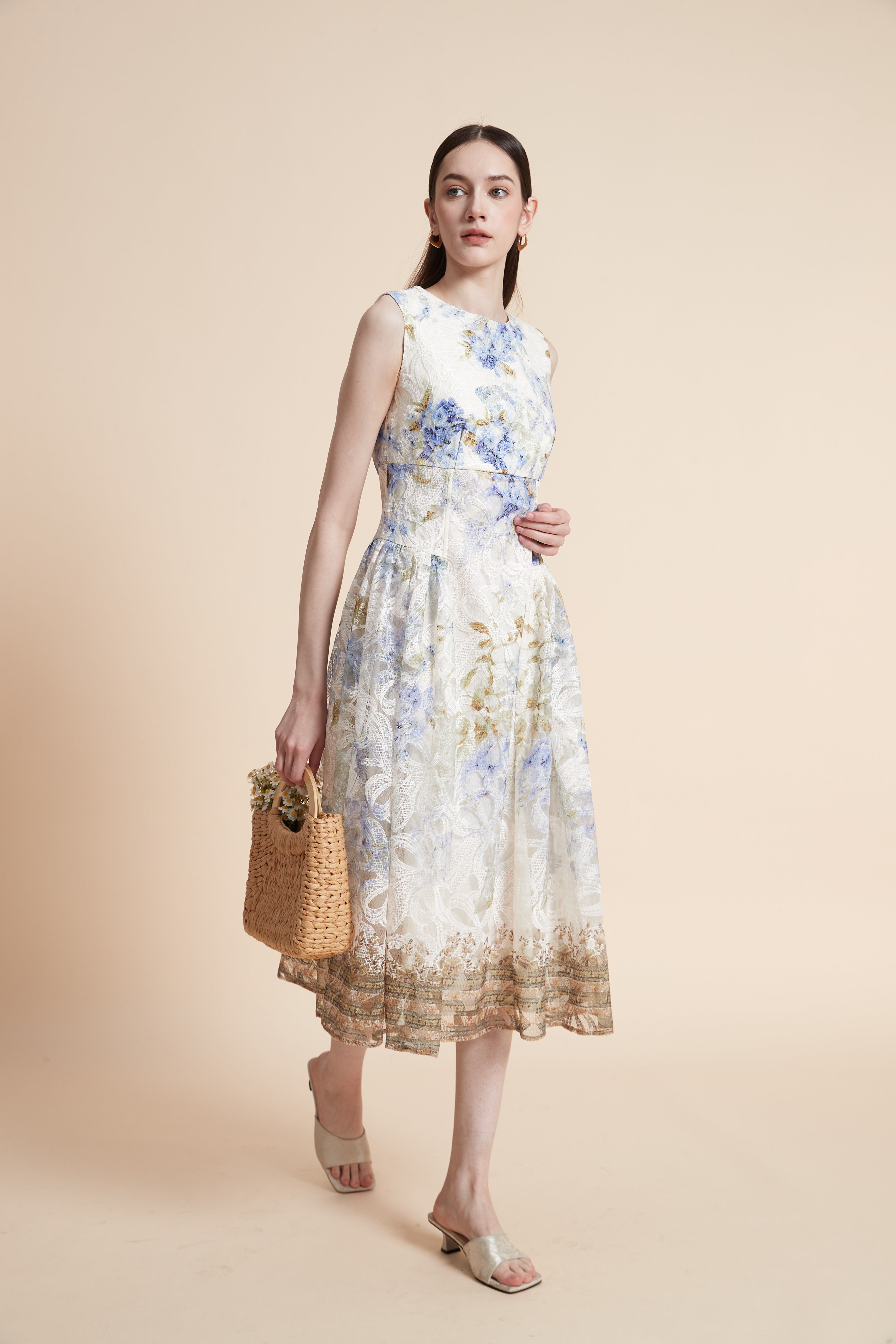 فستان ميدي منقوش بدون أكمام