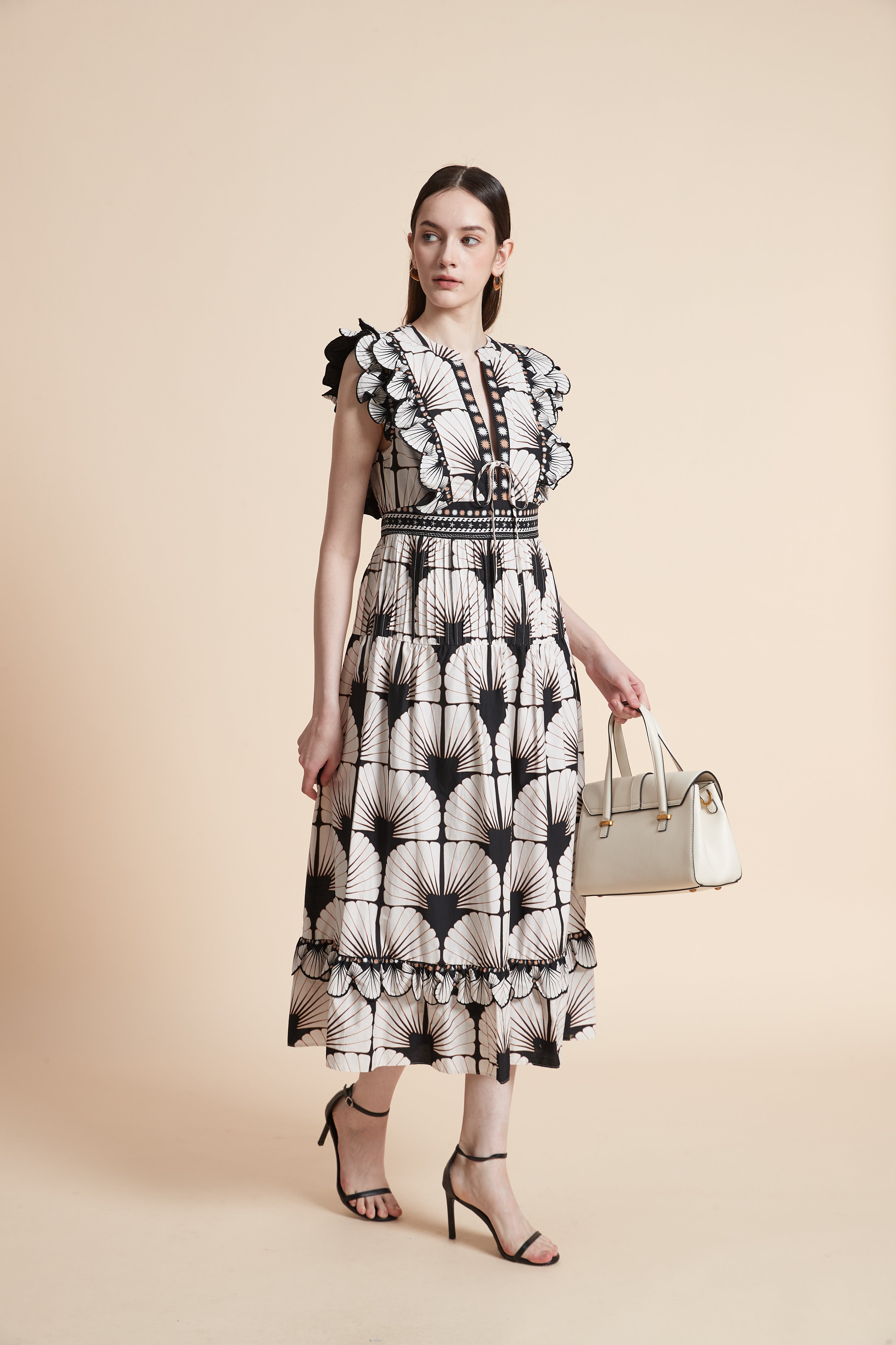 فستان ماكسي بنقشة هندسية بأكمام قصيرة