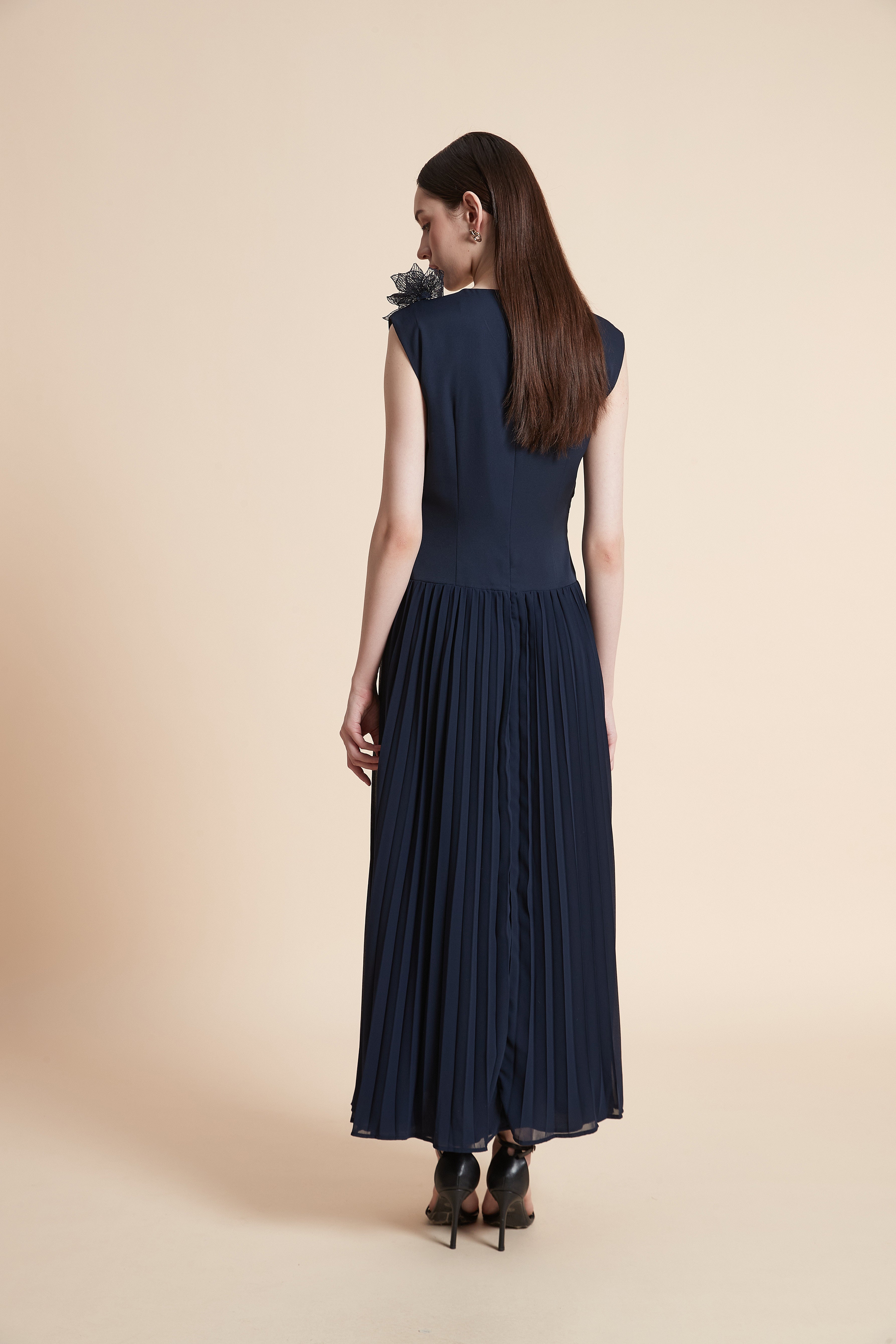 فستان ماكسي سادة بدون أكمام بليسيه