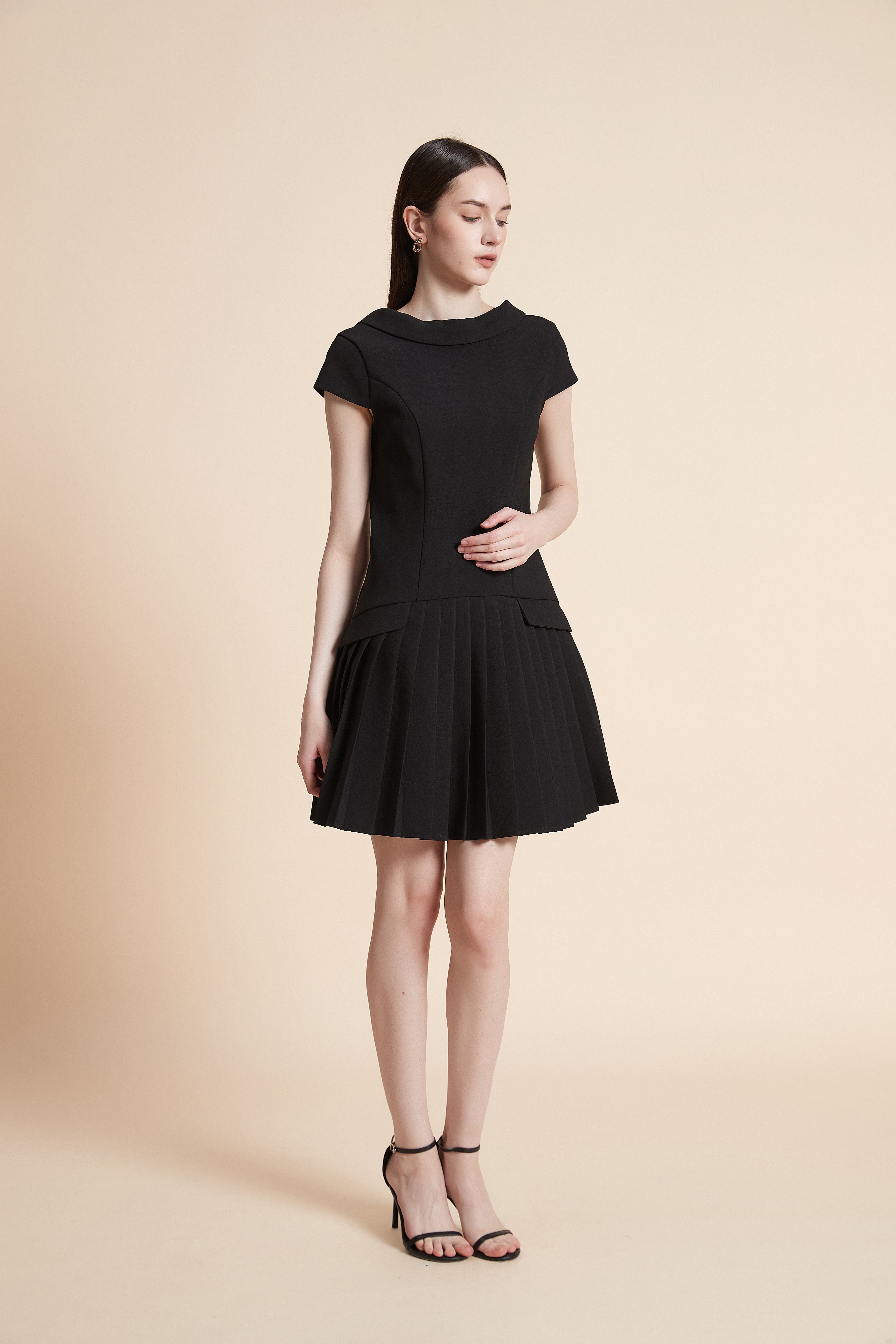 Short Plain Dress with Short Sleeves