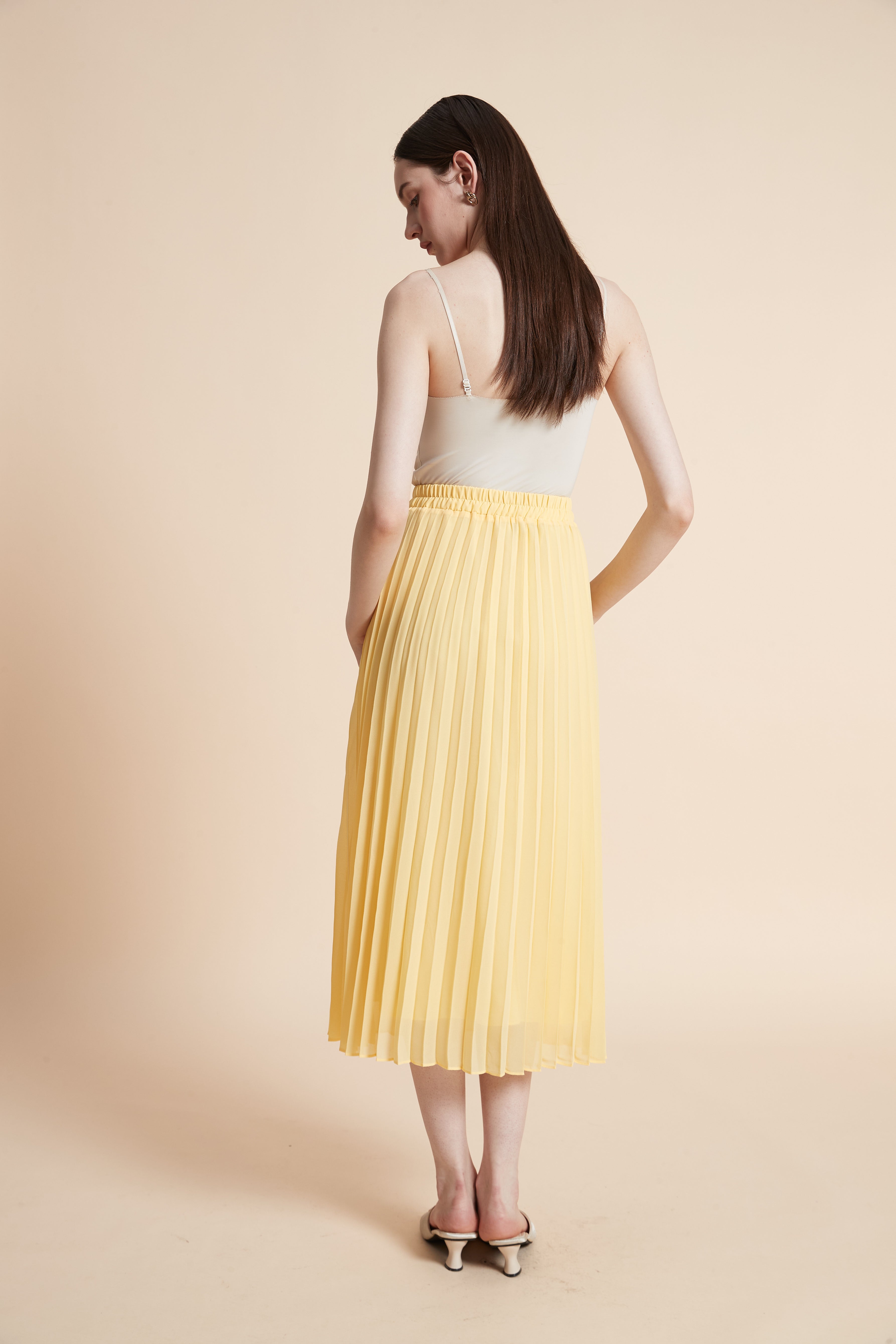 تنورة ميدي سادة بليسيه