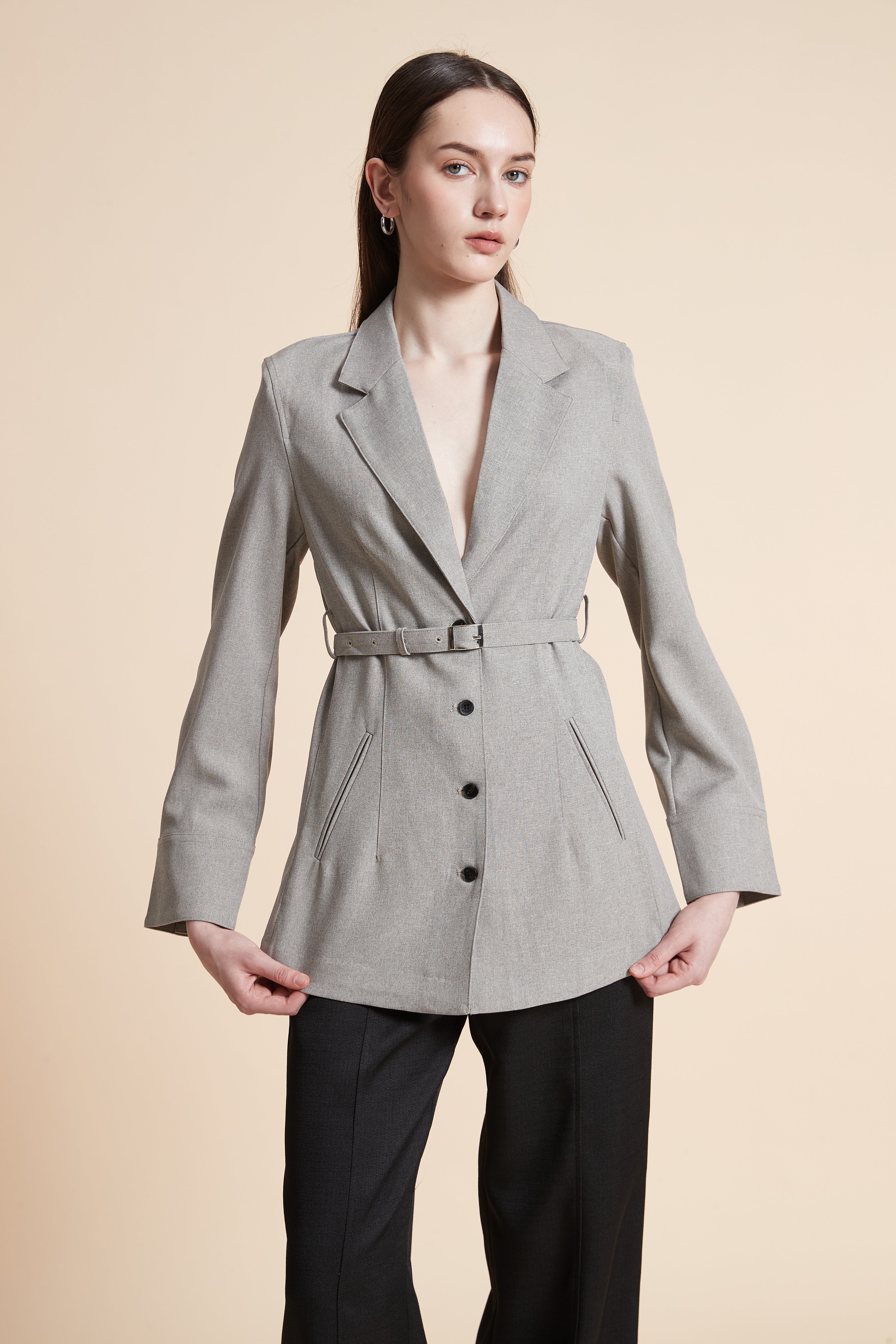 بليزر سادة بجزام خصر