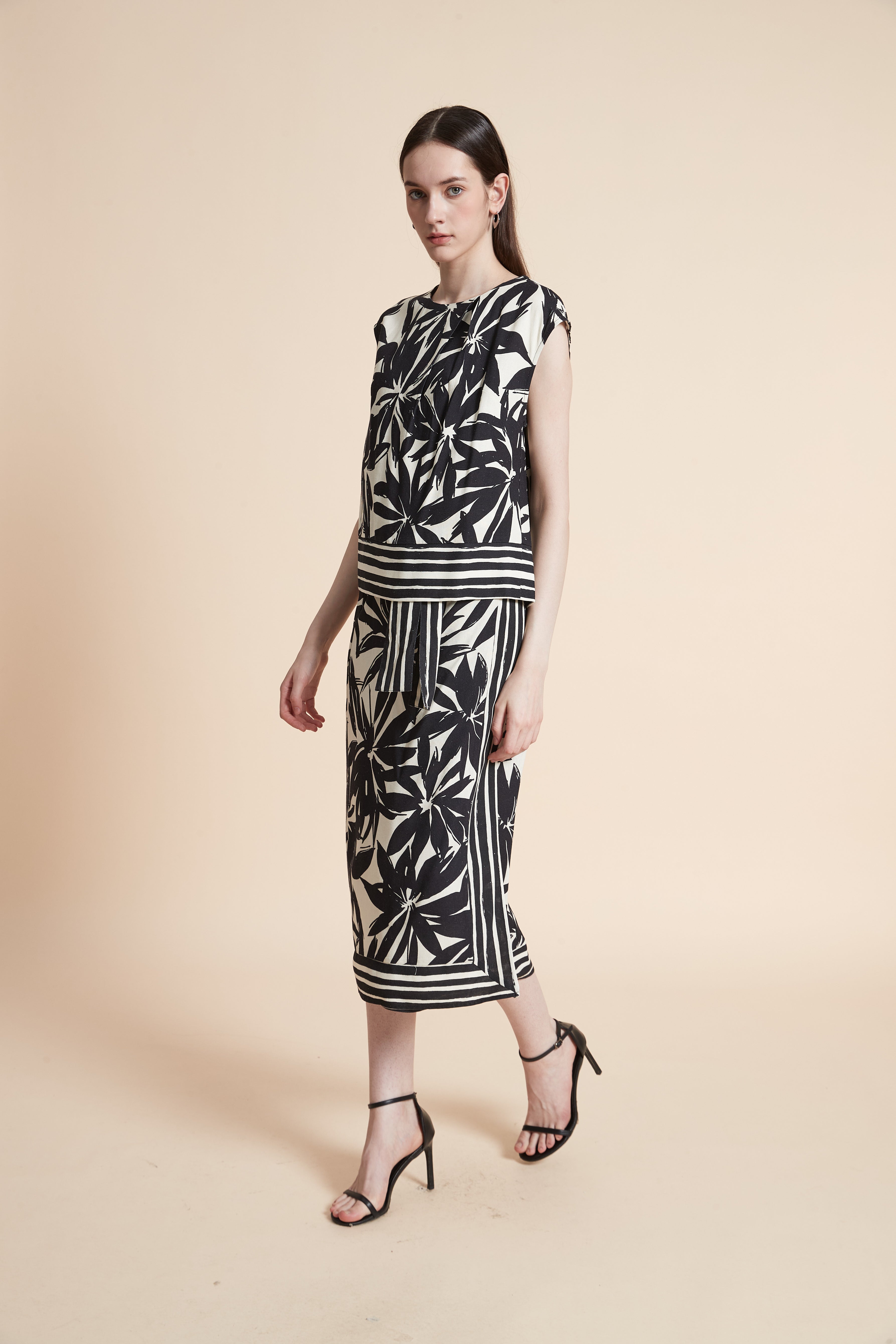 Sleeveless Printed Blouse
