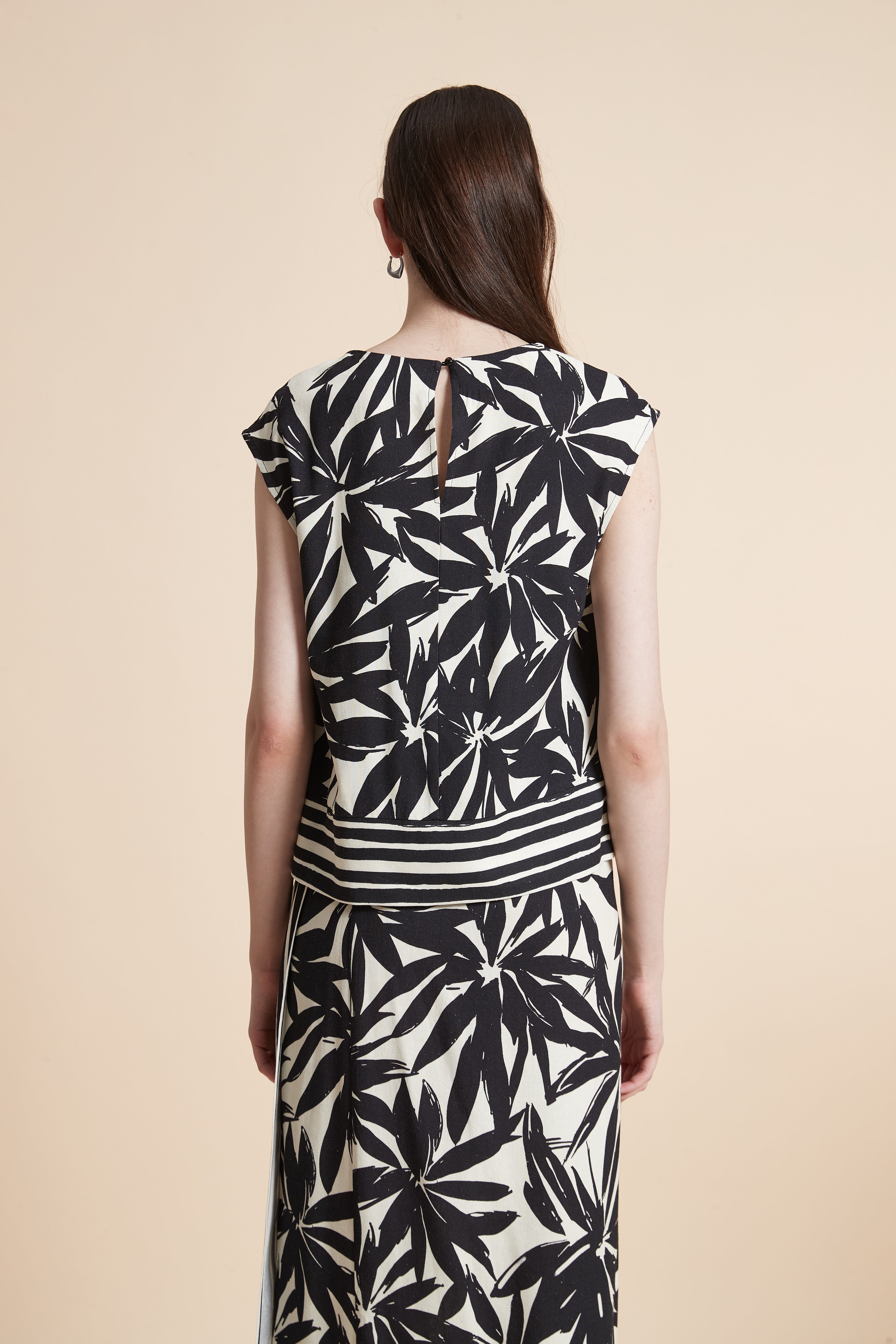 Sleeveless Printed Blouse