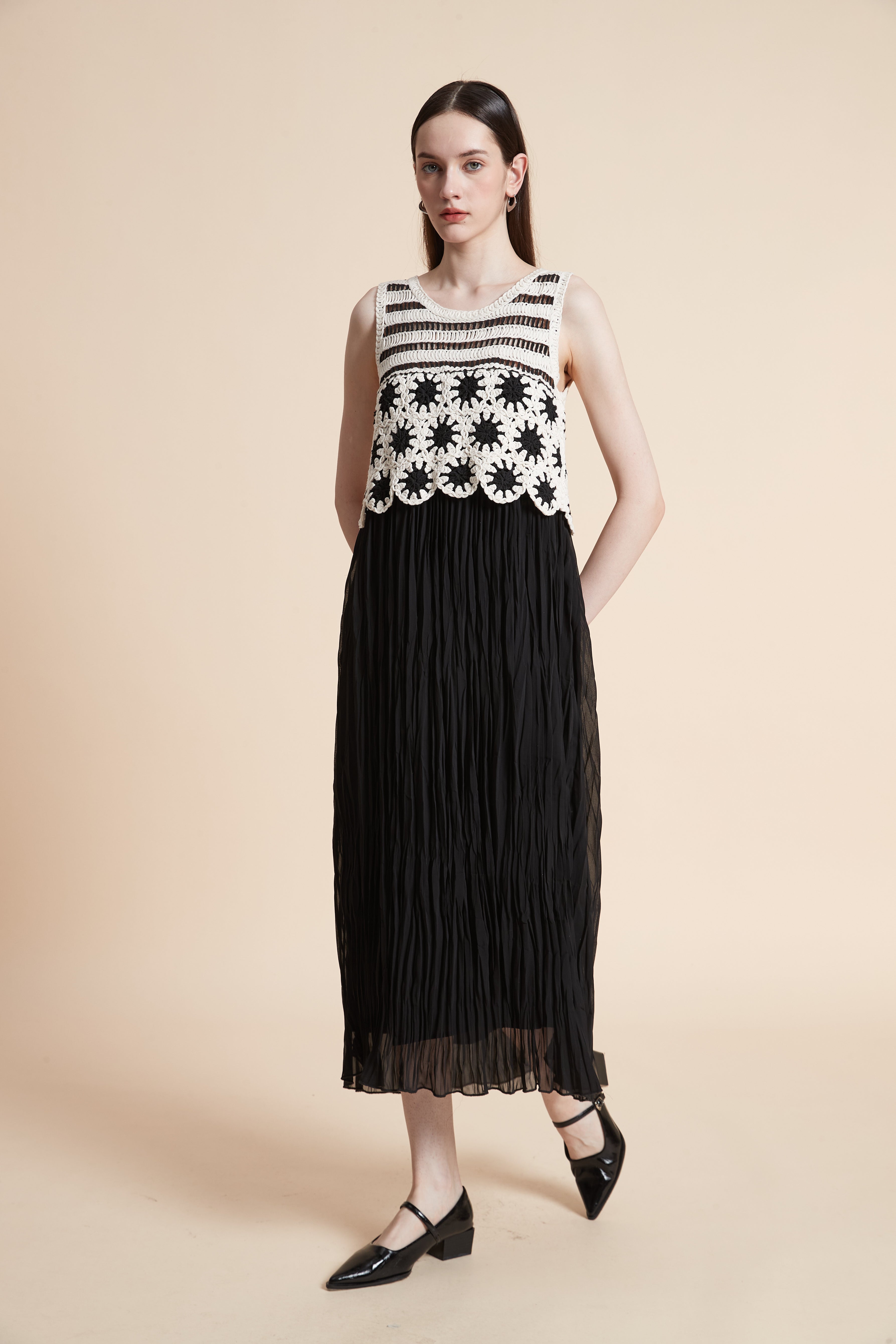 Embroidered Sleeveless Pleated Midi Dress