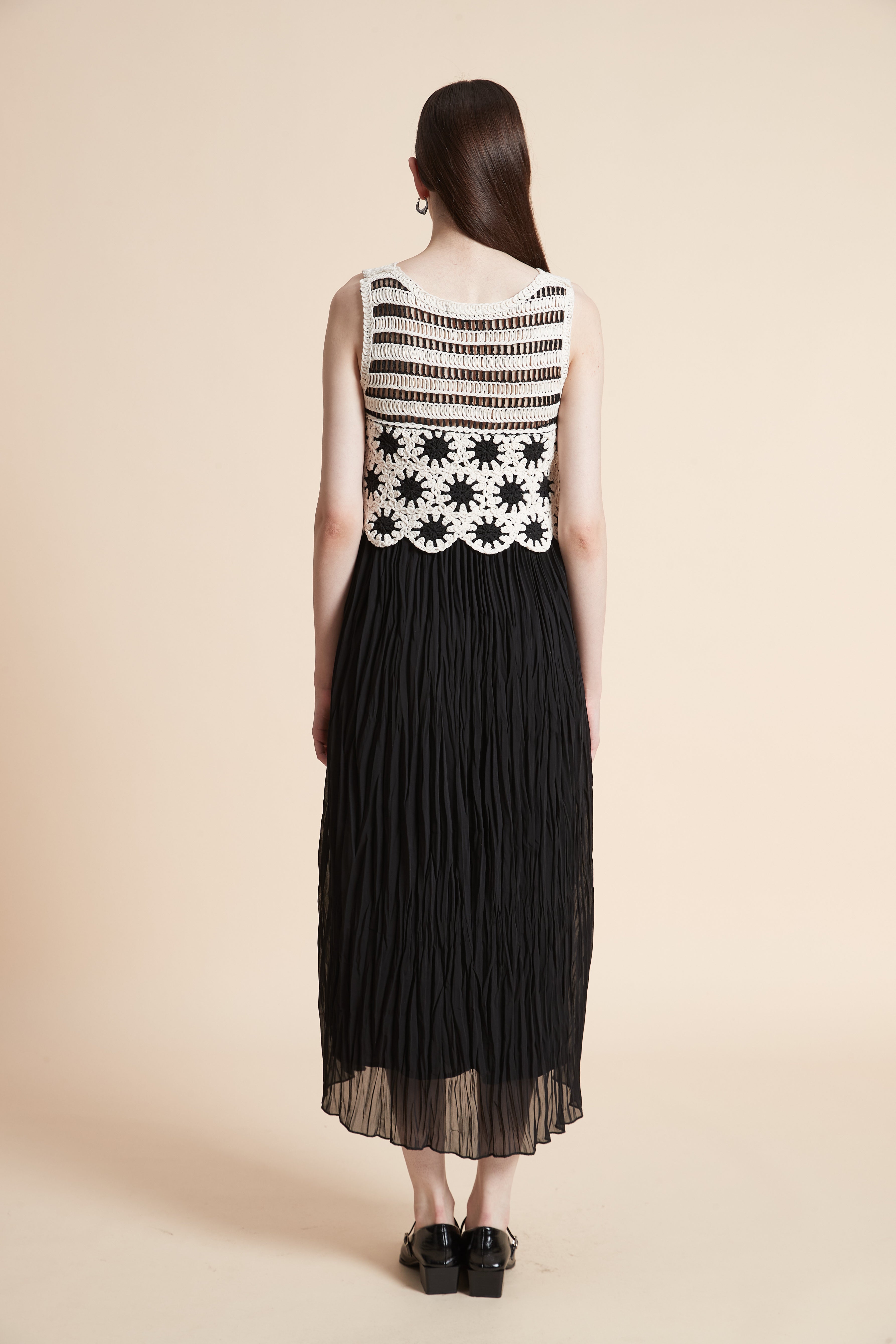 Embroidered Sleeveless Pleated Midi Dress