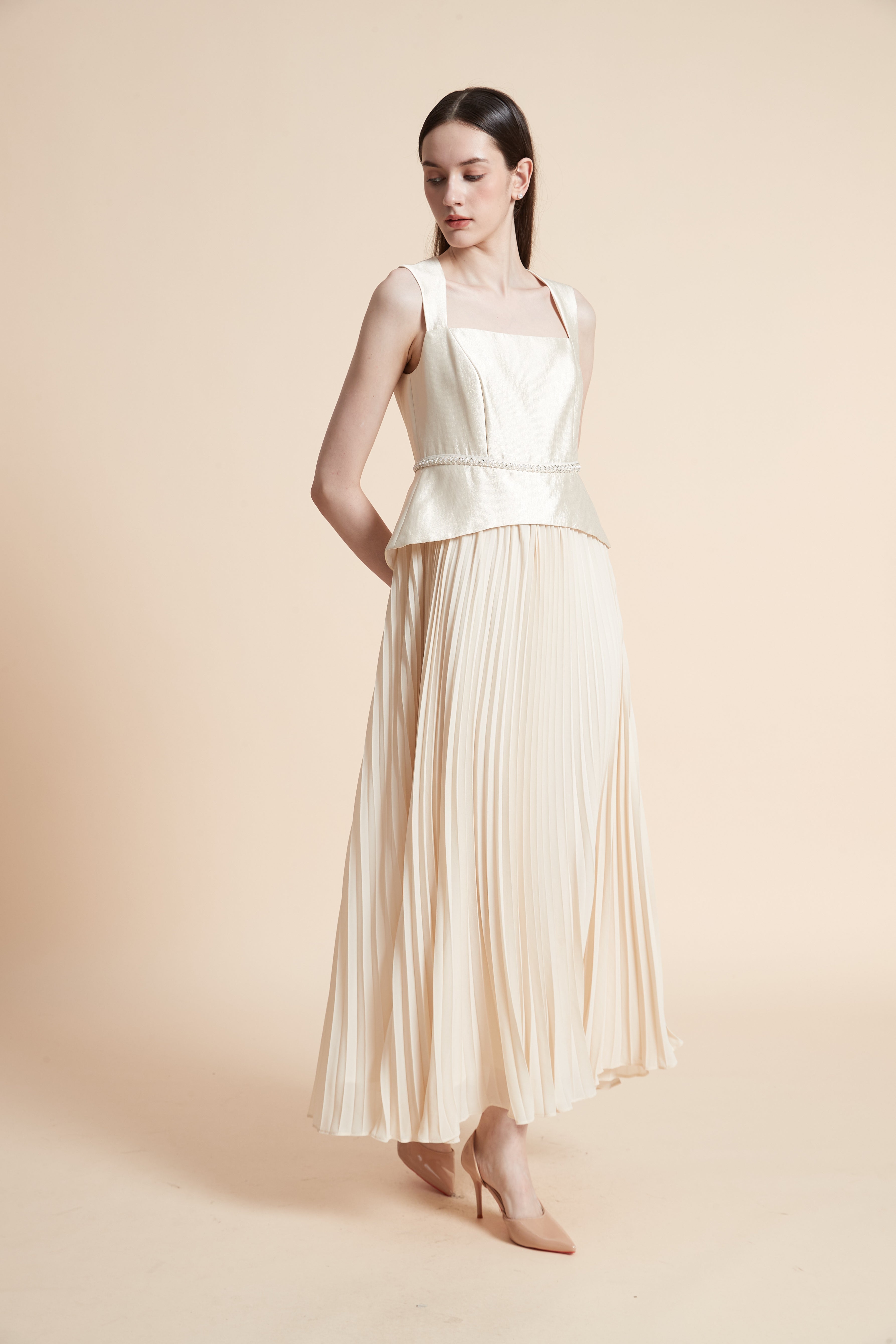 فستان ماكسي سادة بدون أكمام بليسيه