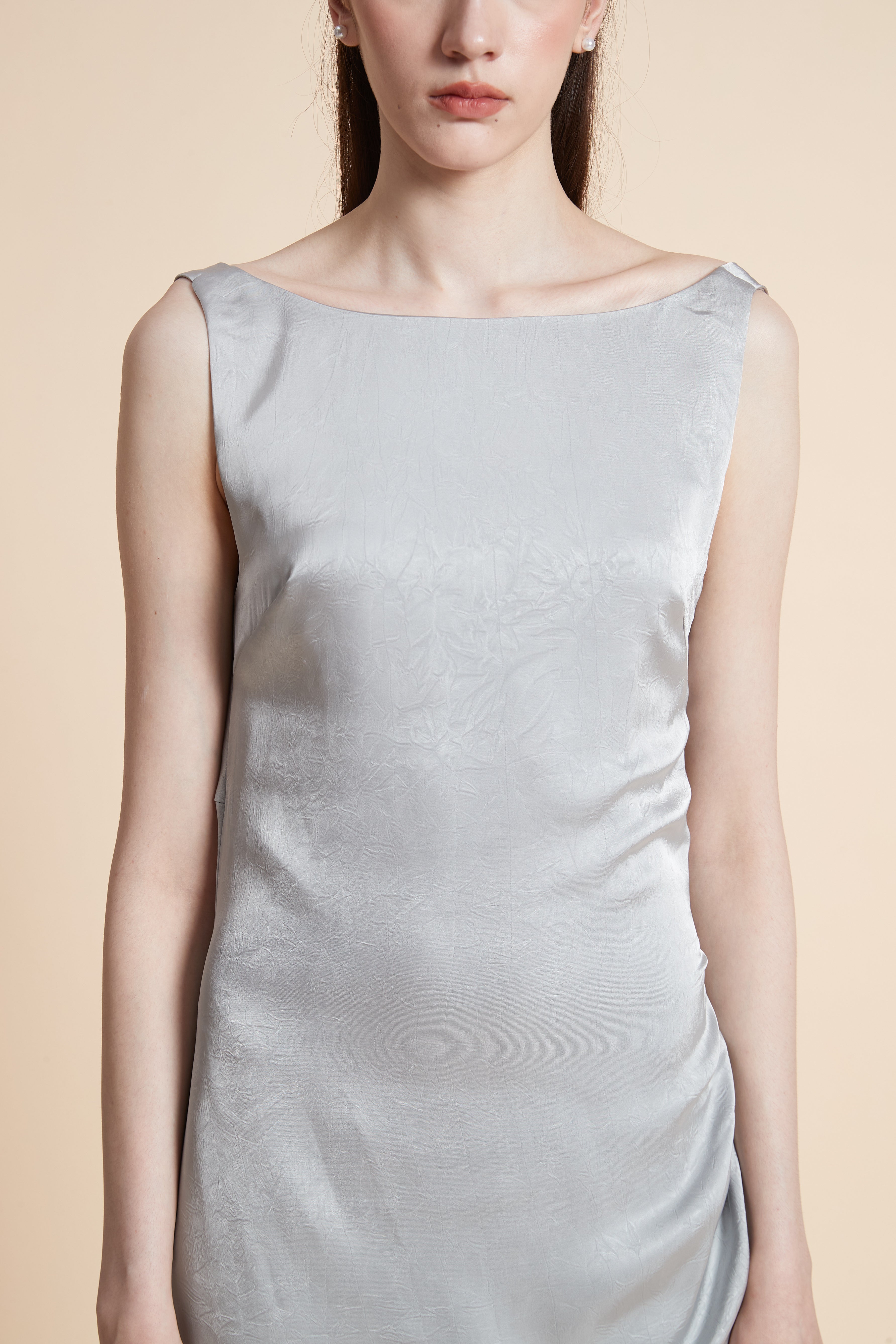 فستان طويل سادة بدون أكمام