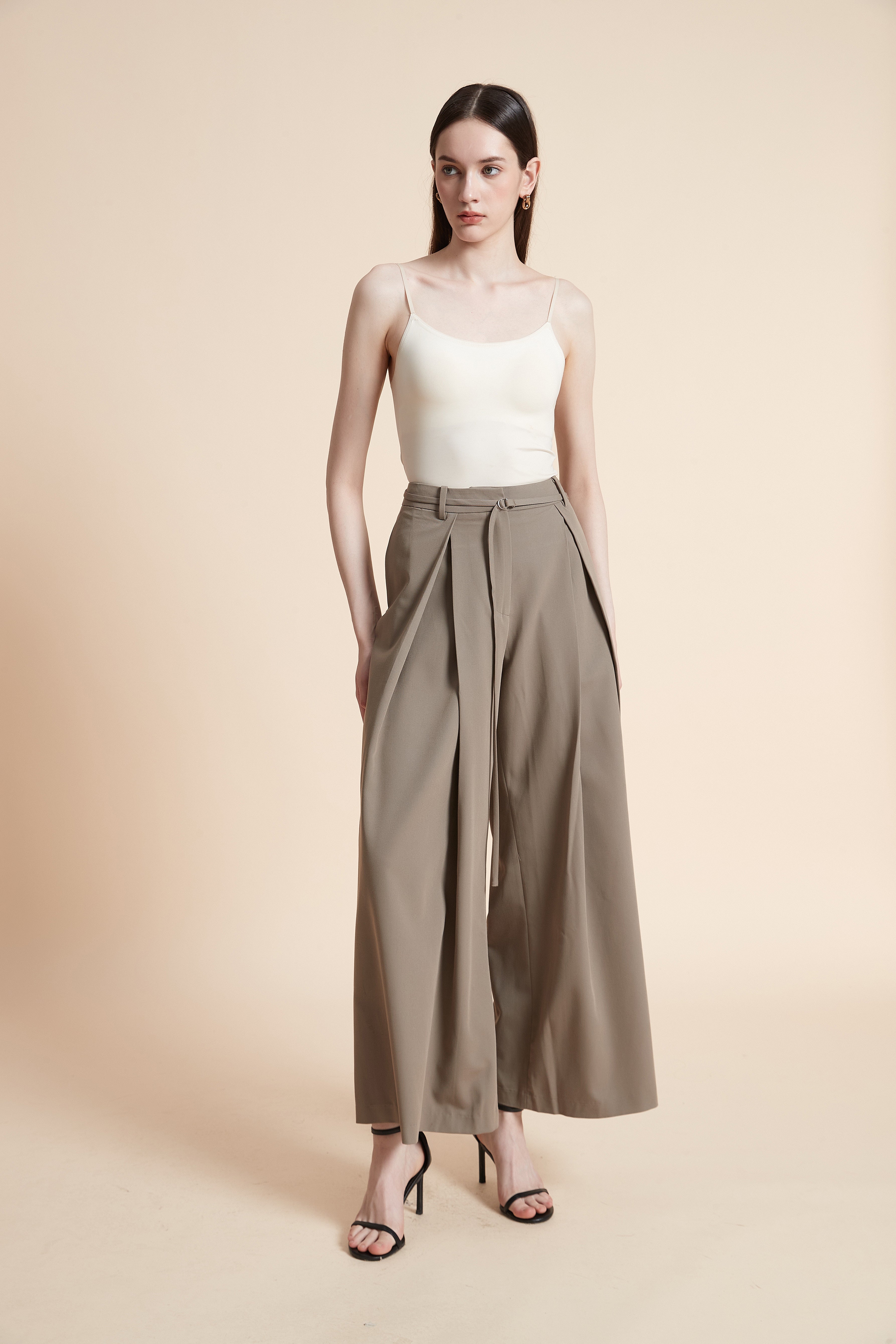 بنطلون طويل سادة برجل واسعة