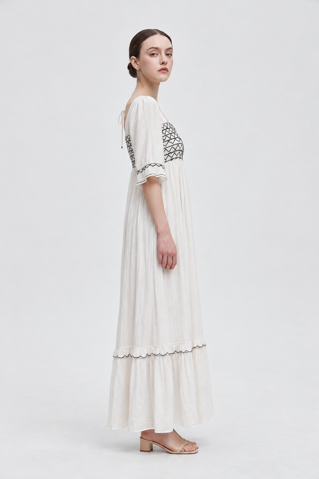 IY520S251EB off_white side - model alice