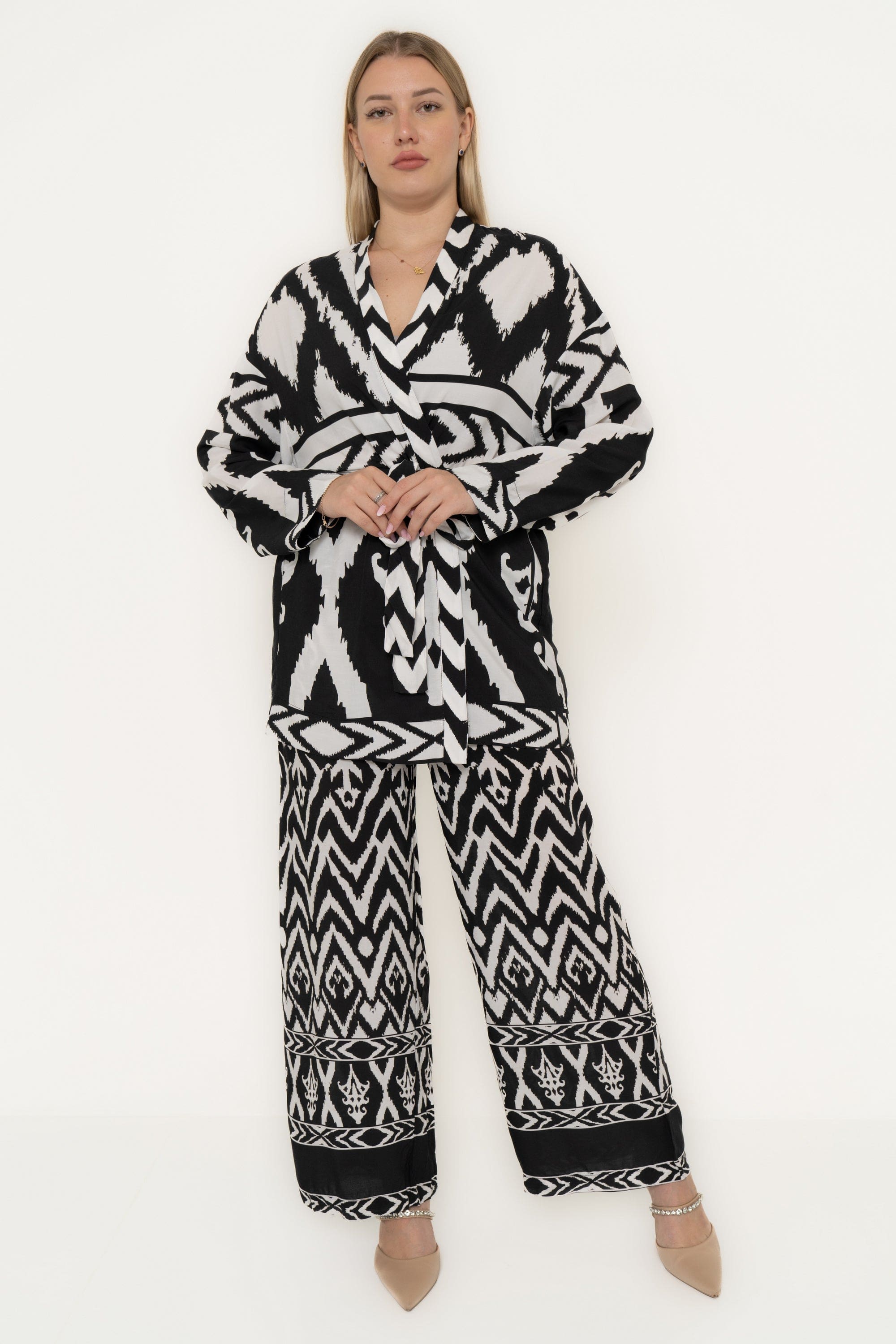 Long-Sleeve Patterned Cardigan With A Waist Tie