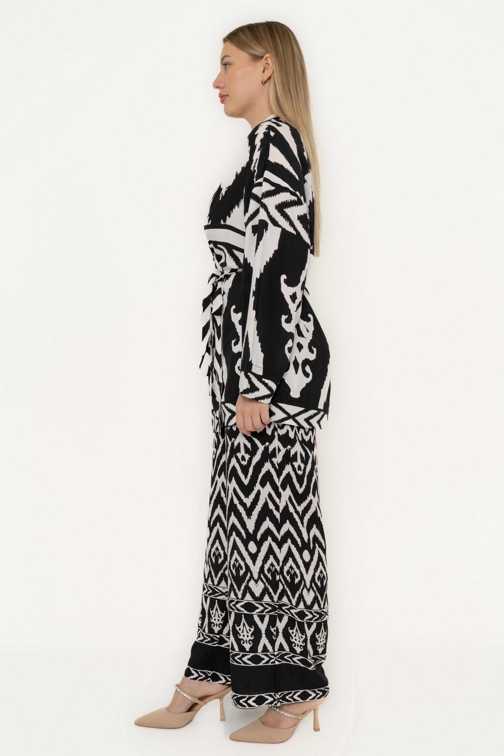 Long-Sleeve Patterned Cardigan With A Waist Tie