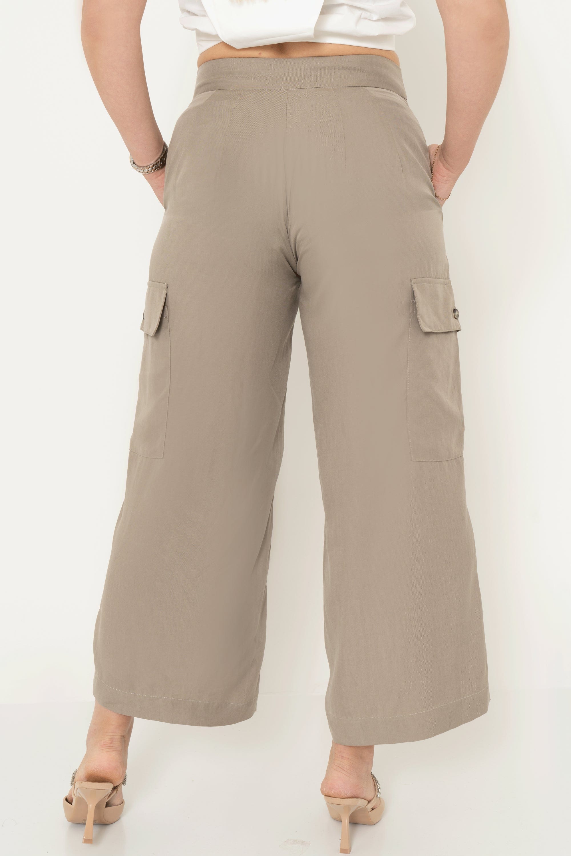 High-Waisted Long Pants With Side Pockets