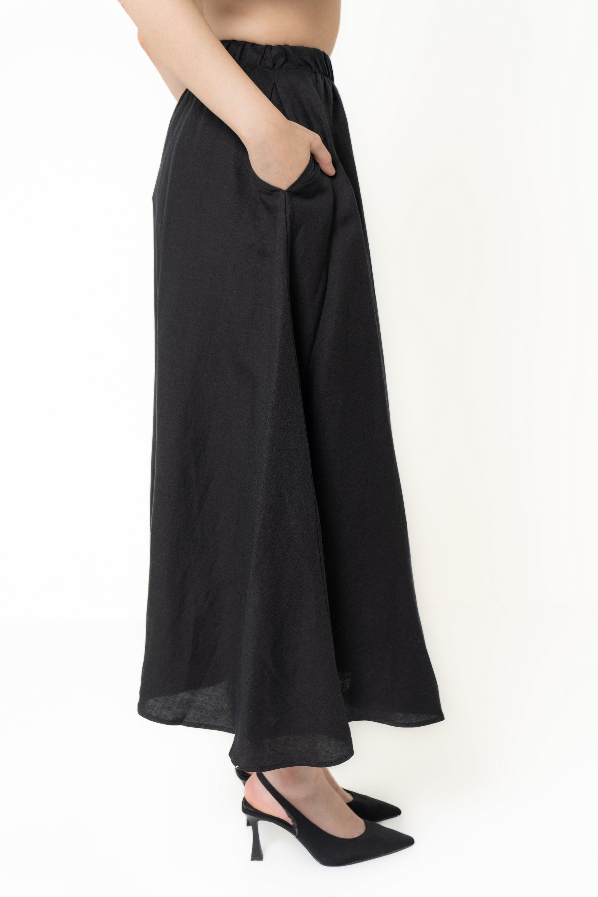 Long Skirt With Pockets And Ruffled Waistband