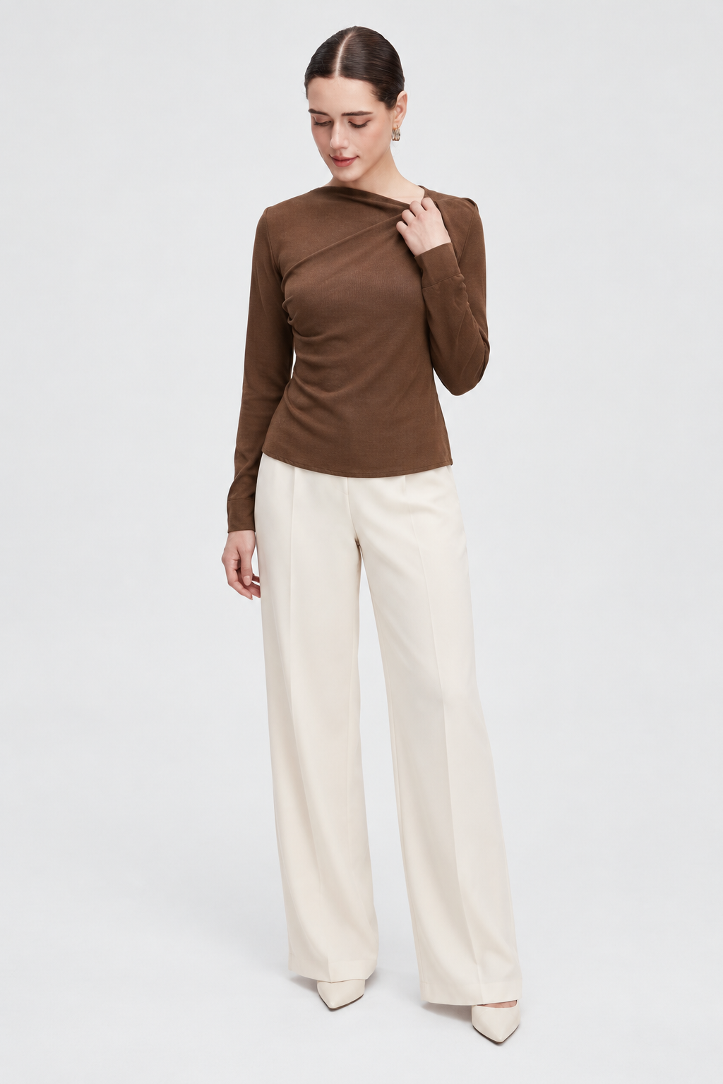Y002026Q4 brown, full front