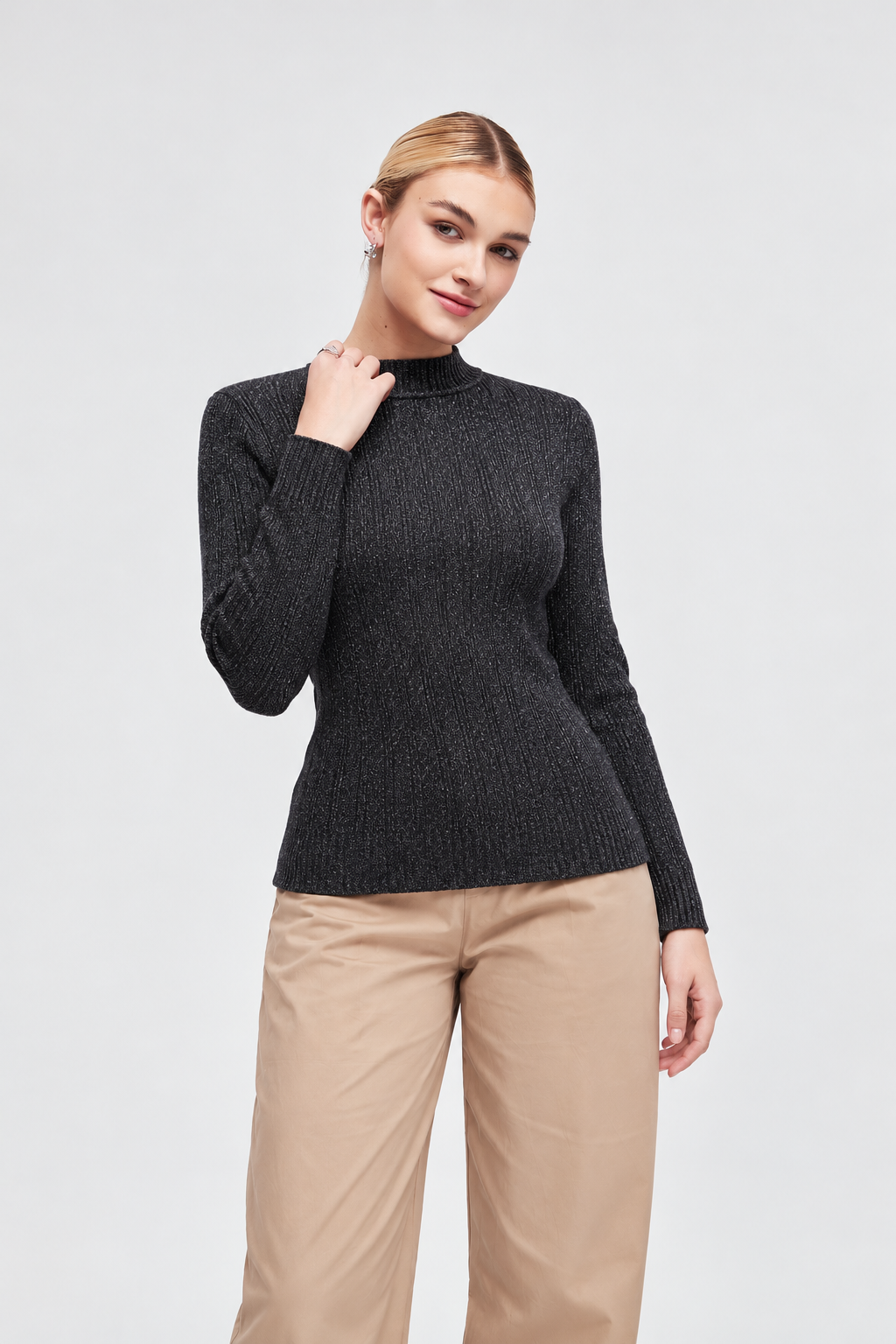 Y004326Q4 black, garment front